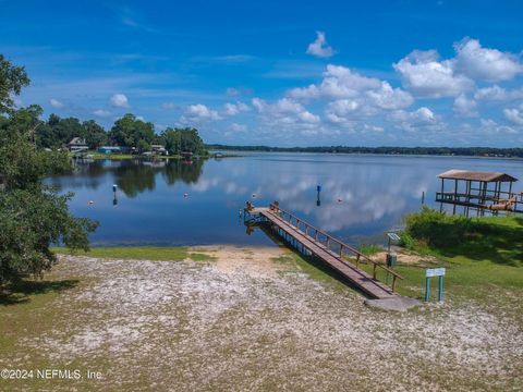 A home in Interlachen