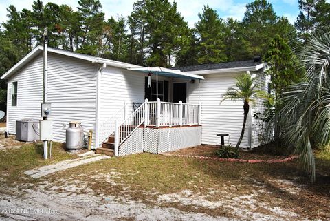 A home in Welaka