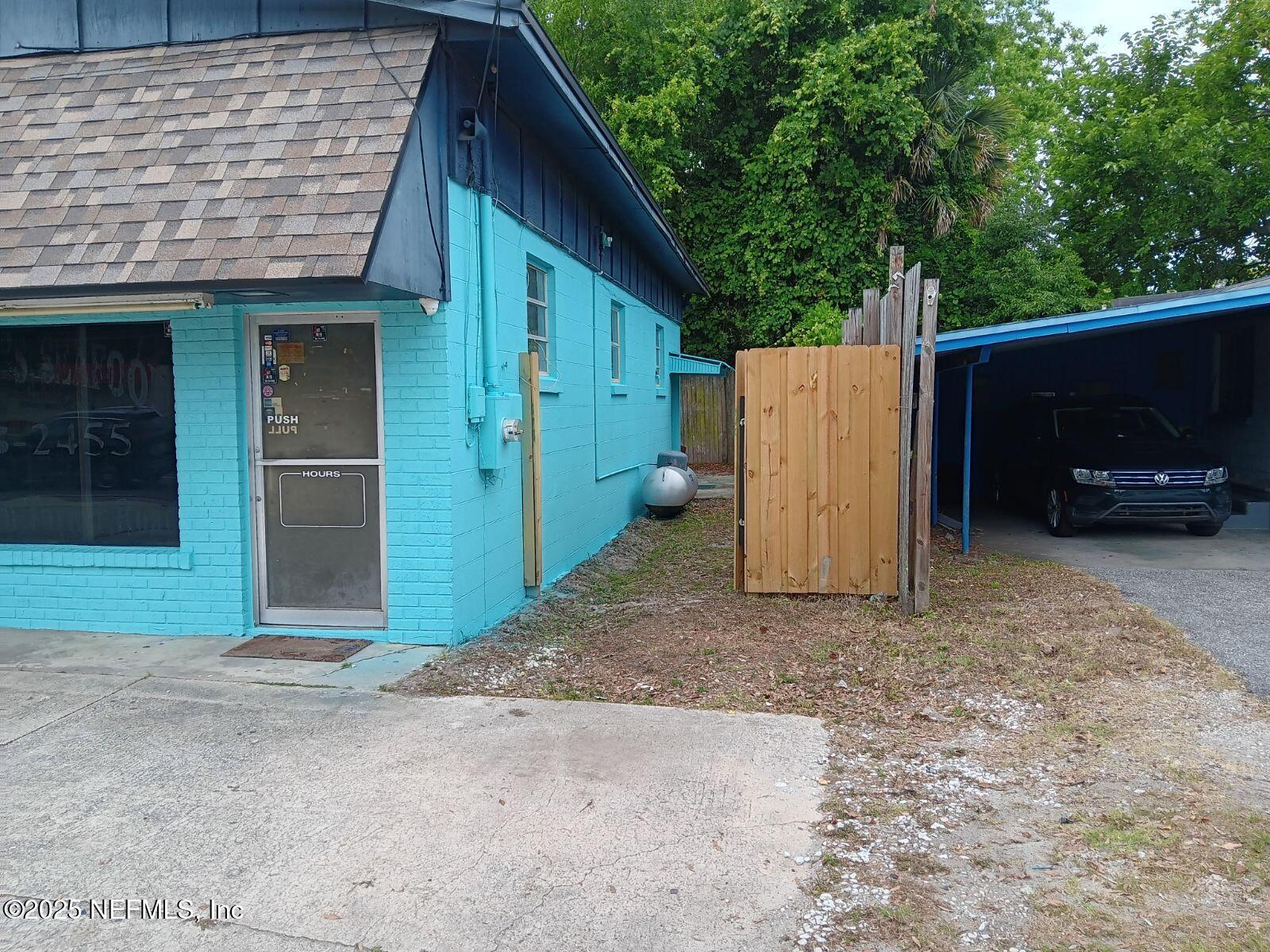 8950 LEM TURNER Road