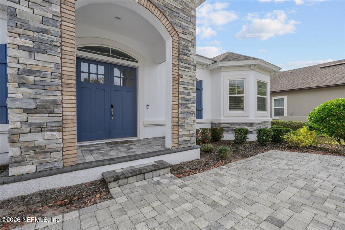 763 E DORCHESTER Drive