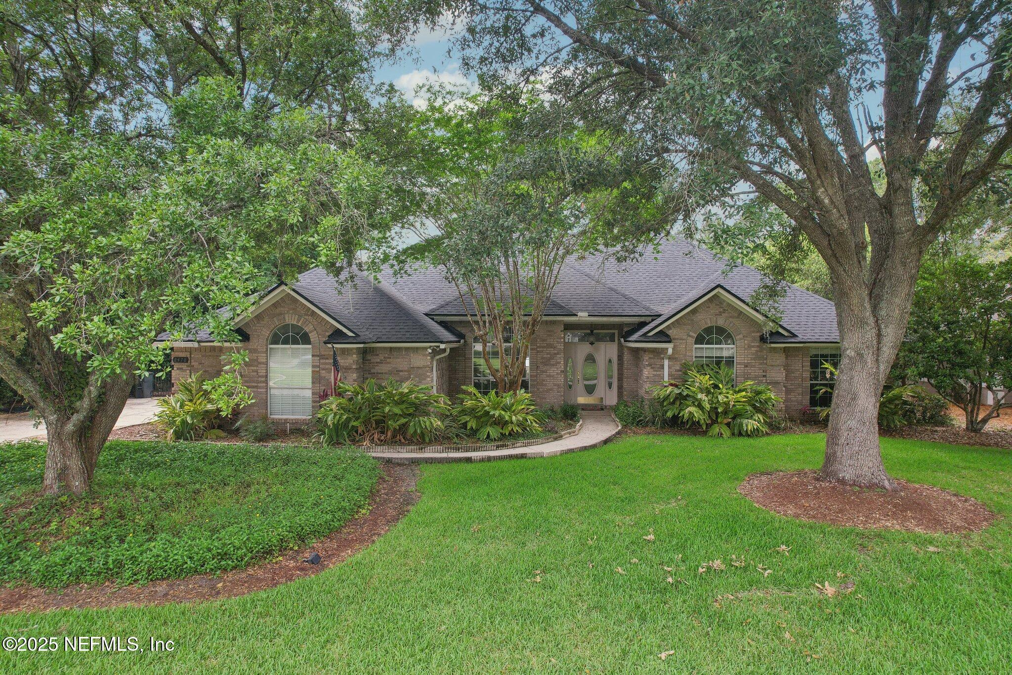 2478 COUNTRY CLUB Boulevard