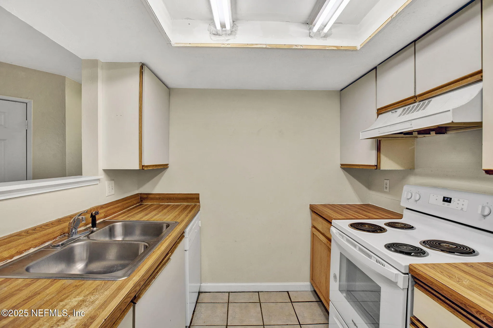 Jacksonville, Florida 32233, United States, 3 Bedrooms Bedrooms, ,2 BathroomsBathrooms,Residential,Pending,158203