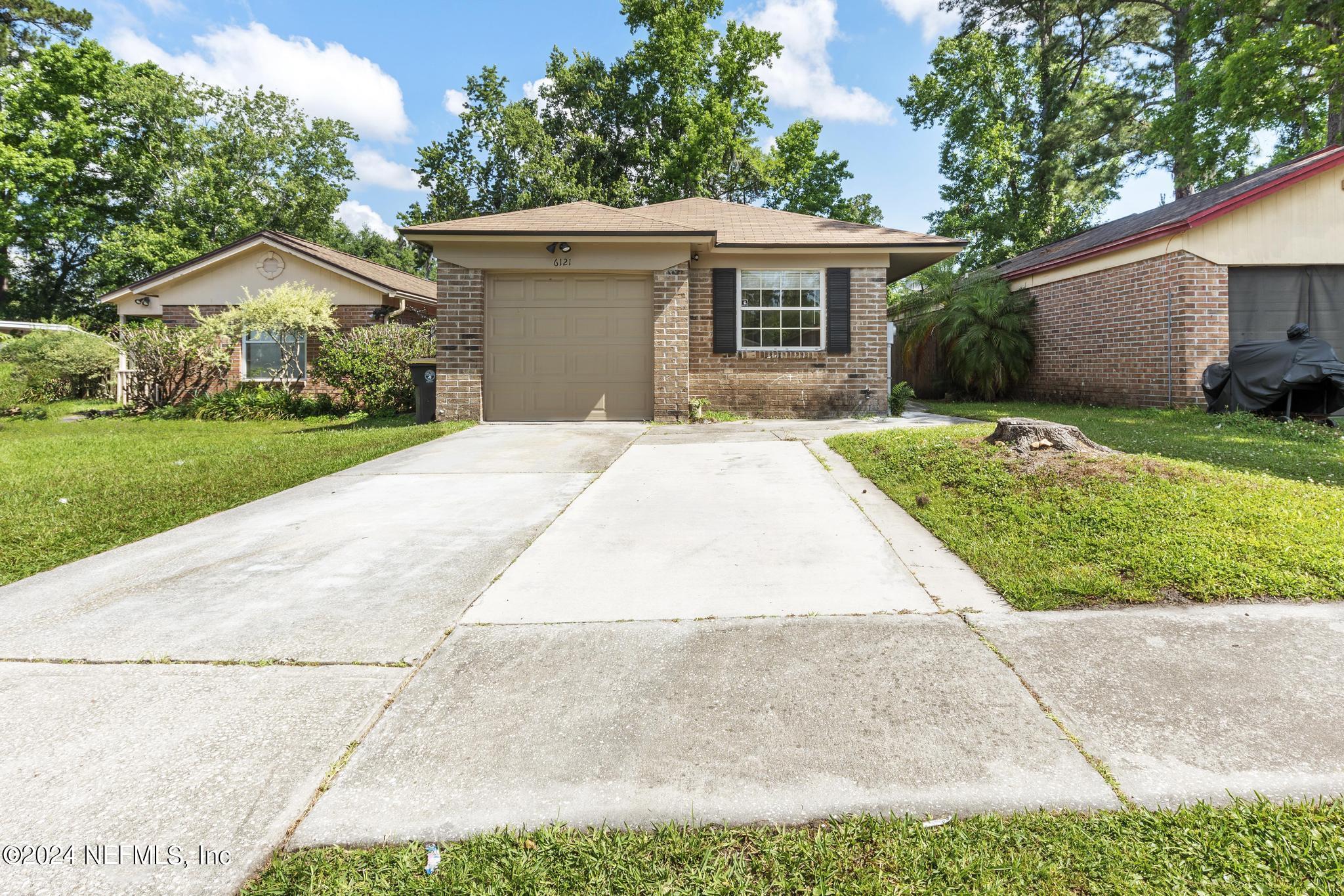 Jacksonville, FL home for sale located at 6121 Key Hollow Court, Jacksonville, FL 32205