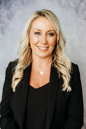This is a photo of DONIELLE SALLAS. This professional services FLEMING ISLAND, FL homes for sale in 32003 and the surrounding areas.