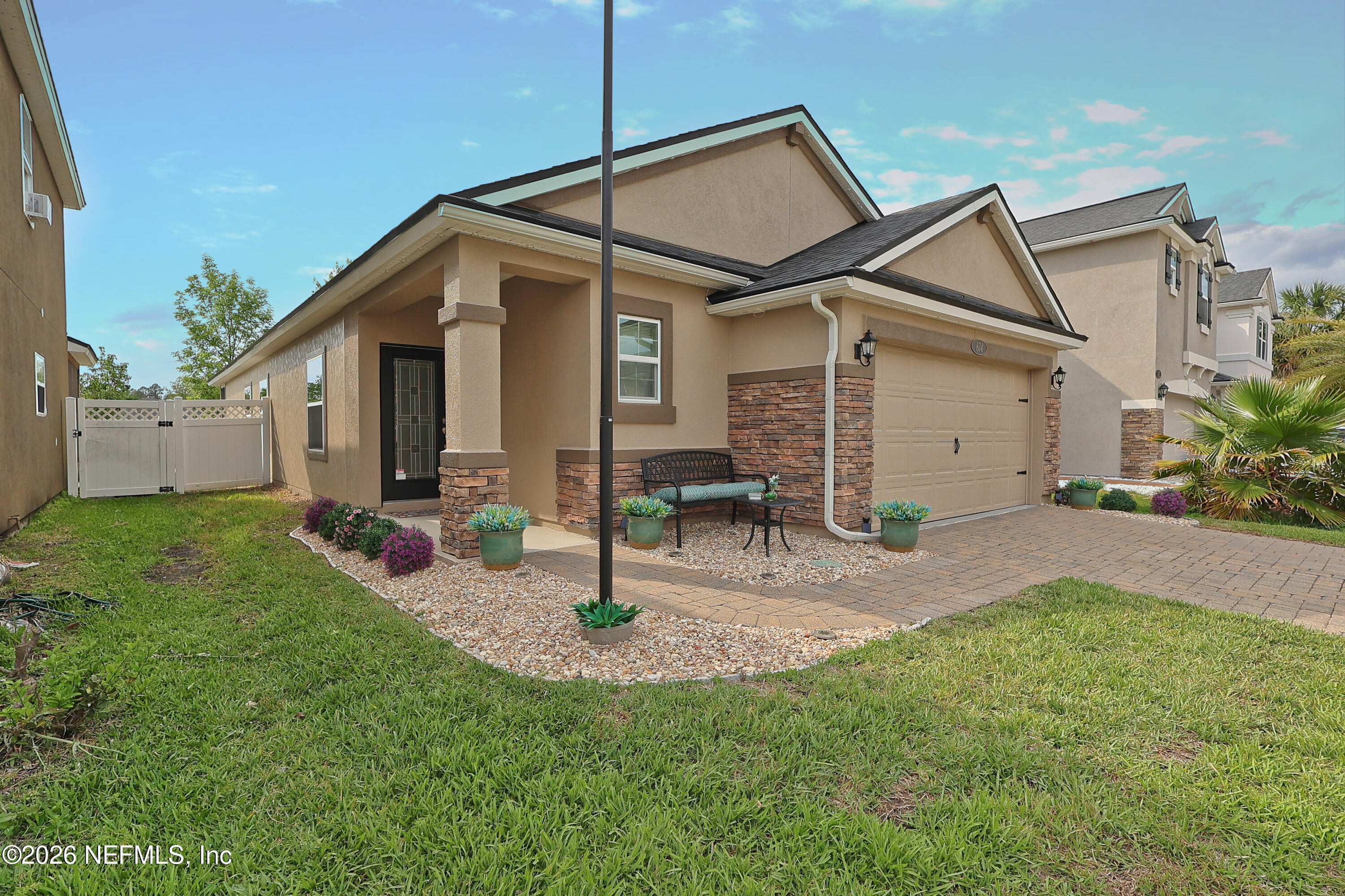 874 GLENDALE Lane