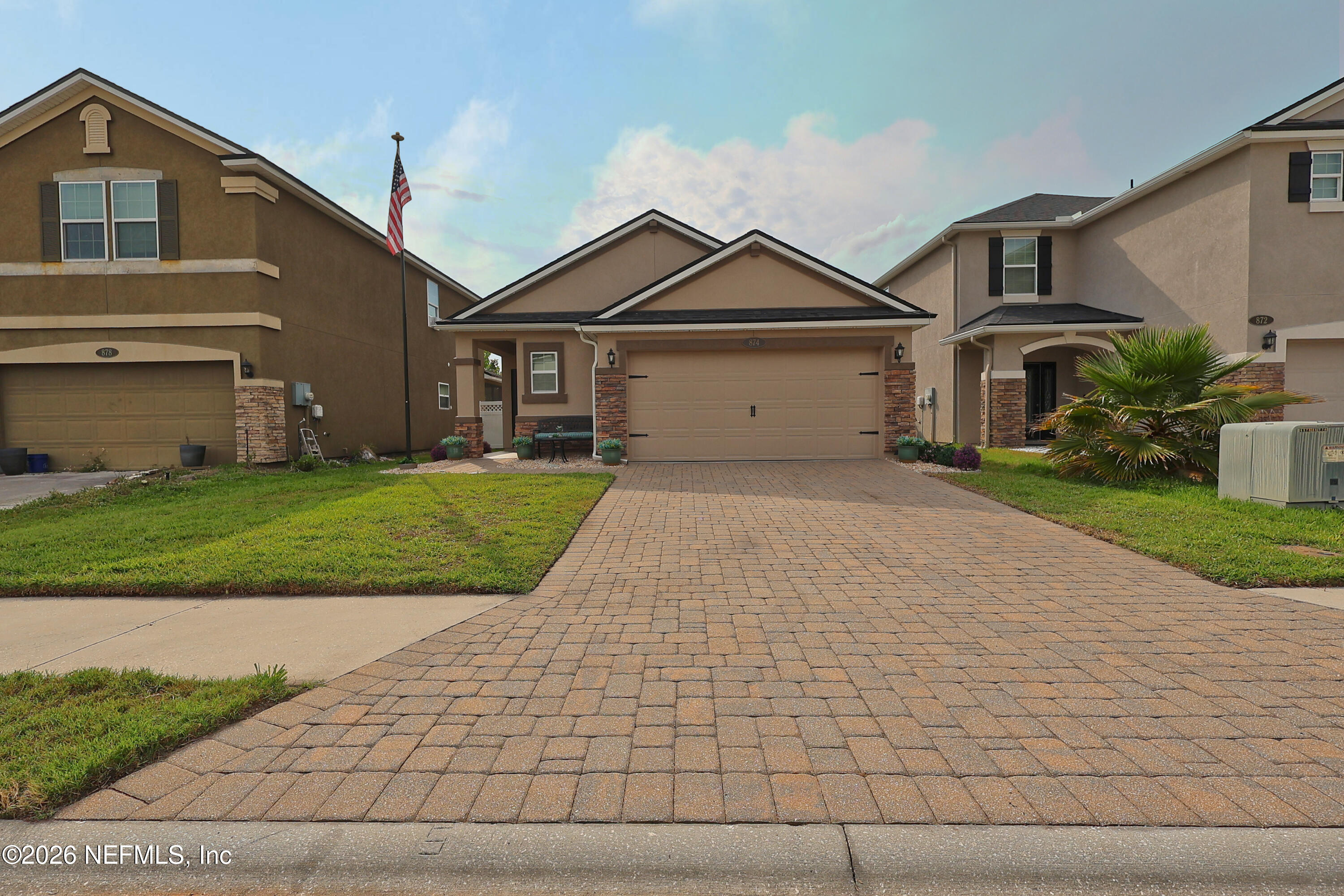 874 GLENDALE Lane