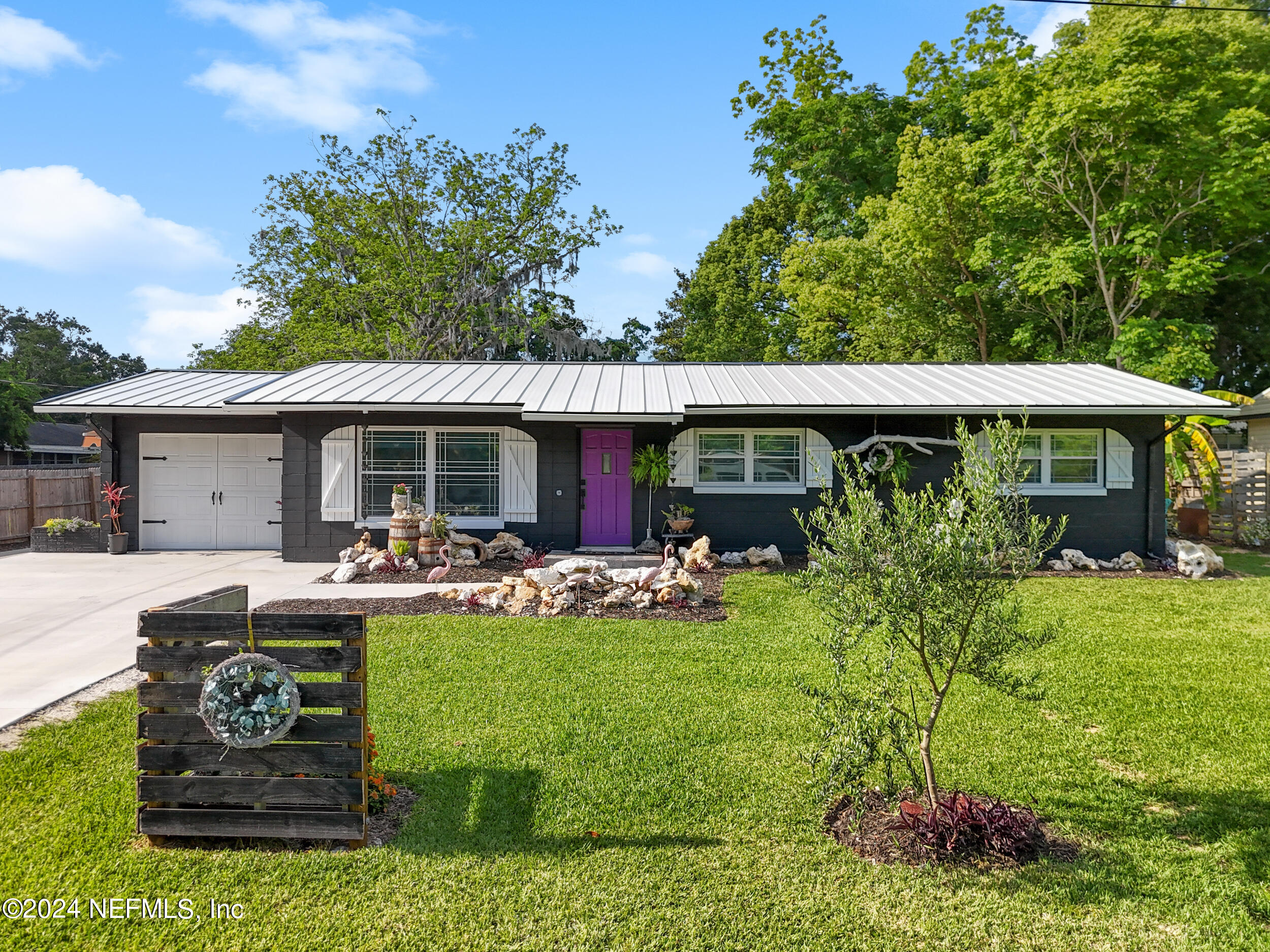 Ocala, FL home for sale located at 2823 SE 6th Place, Ocala, FL 34471