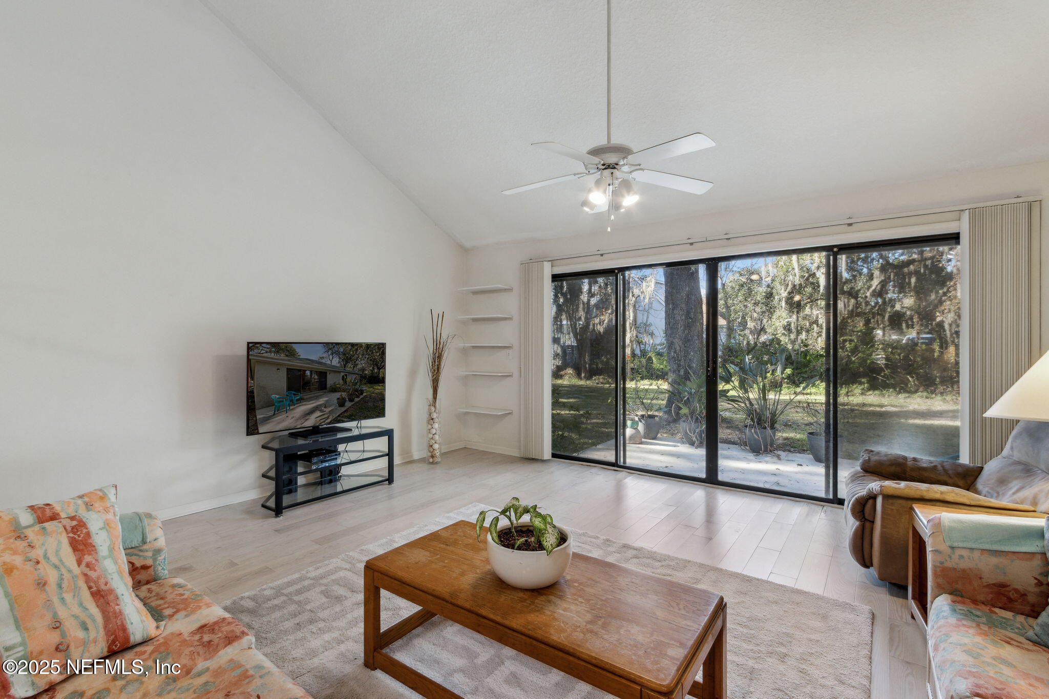 1631 PLANTATION OAKS Lane