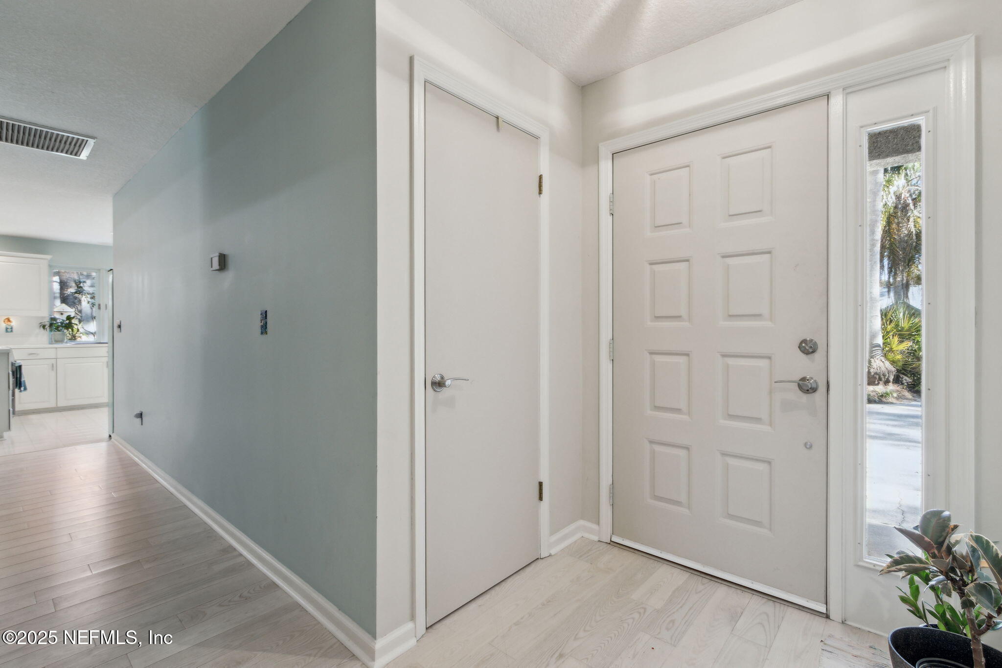 1631 PLANTATION OAKS Lane