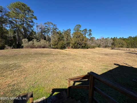 A home in Middleburg