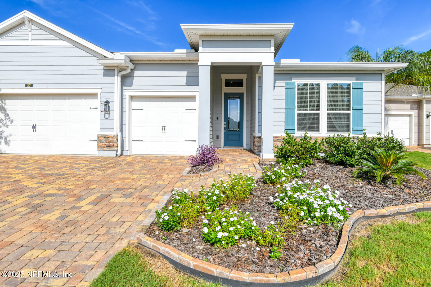 27 COLIBRI BANK Lane