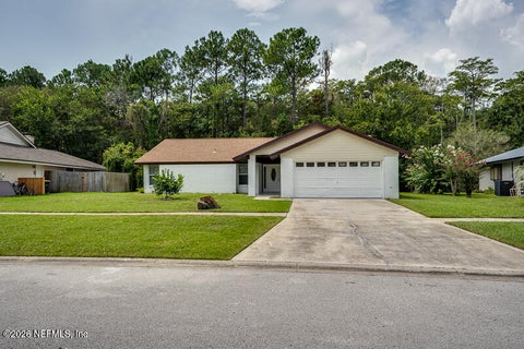 Photo of 2040 DEER RUN Trail, Jacksonville, FL 32246 (MLS # 2166207)