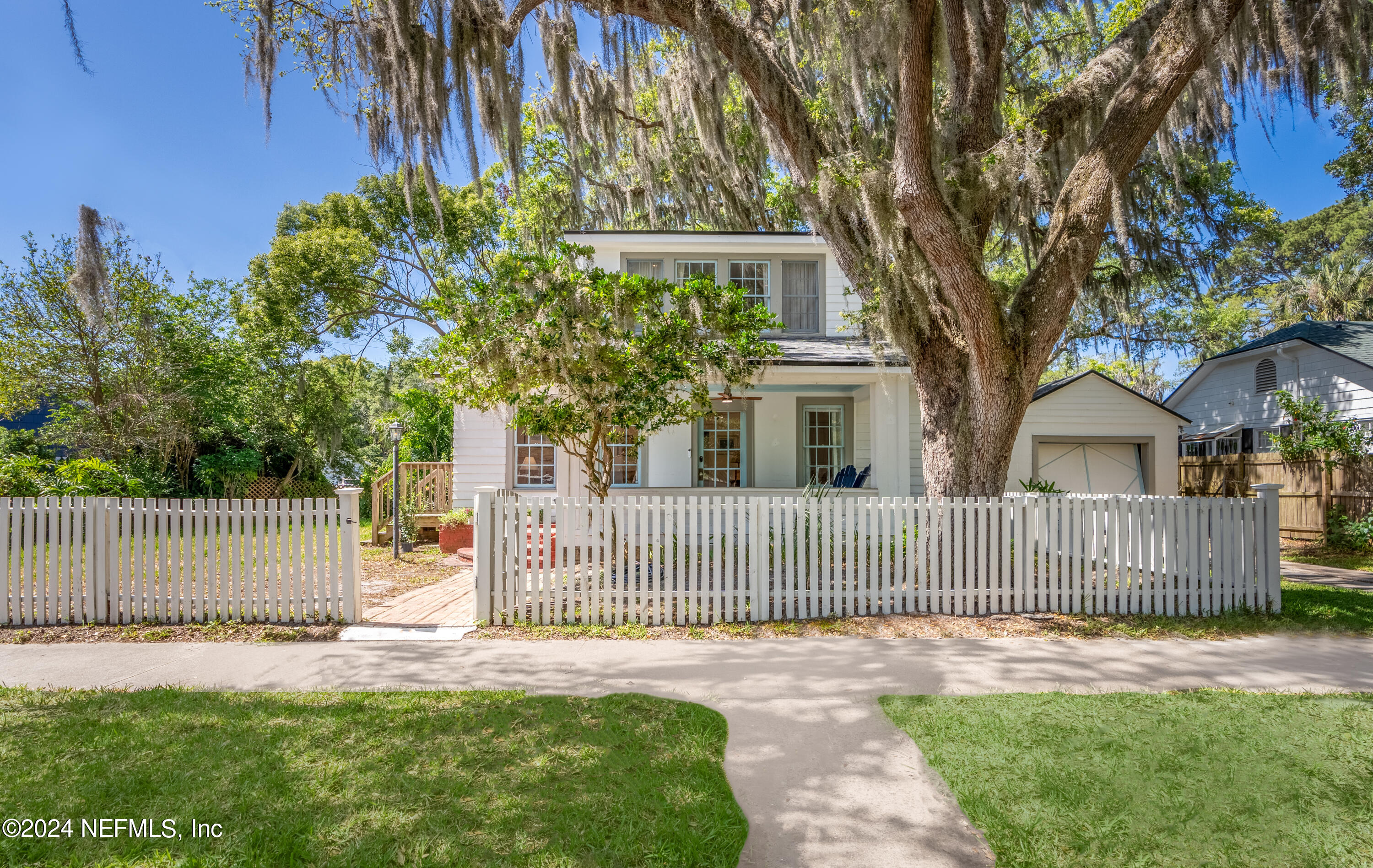 St Augustine, FL home for sale located at 19 E Park Avenue, St Augustine, FL 32084