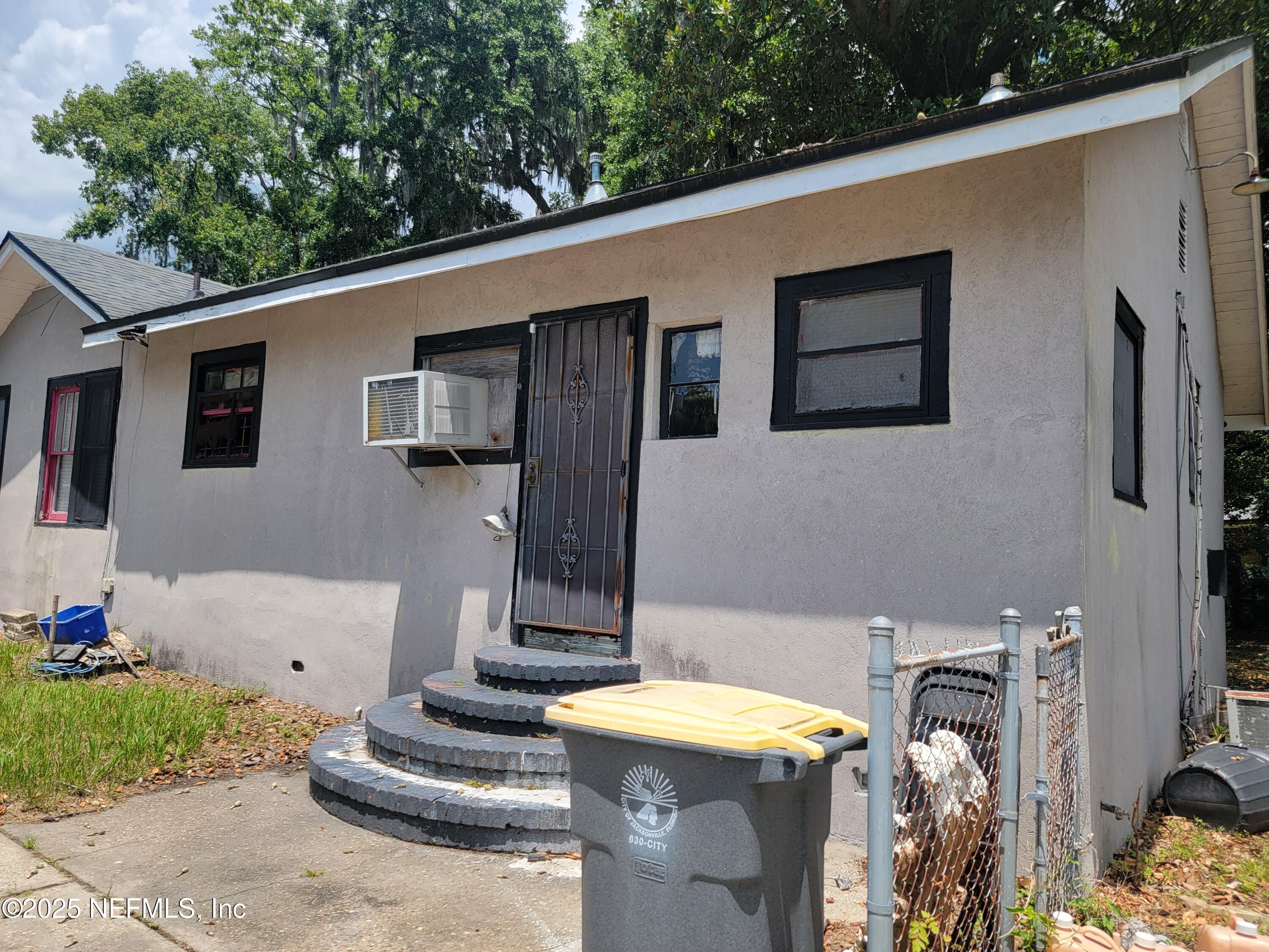 225 W 61ST Street