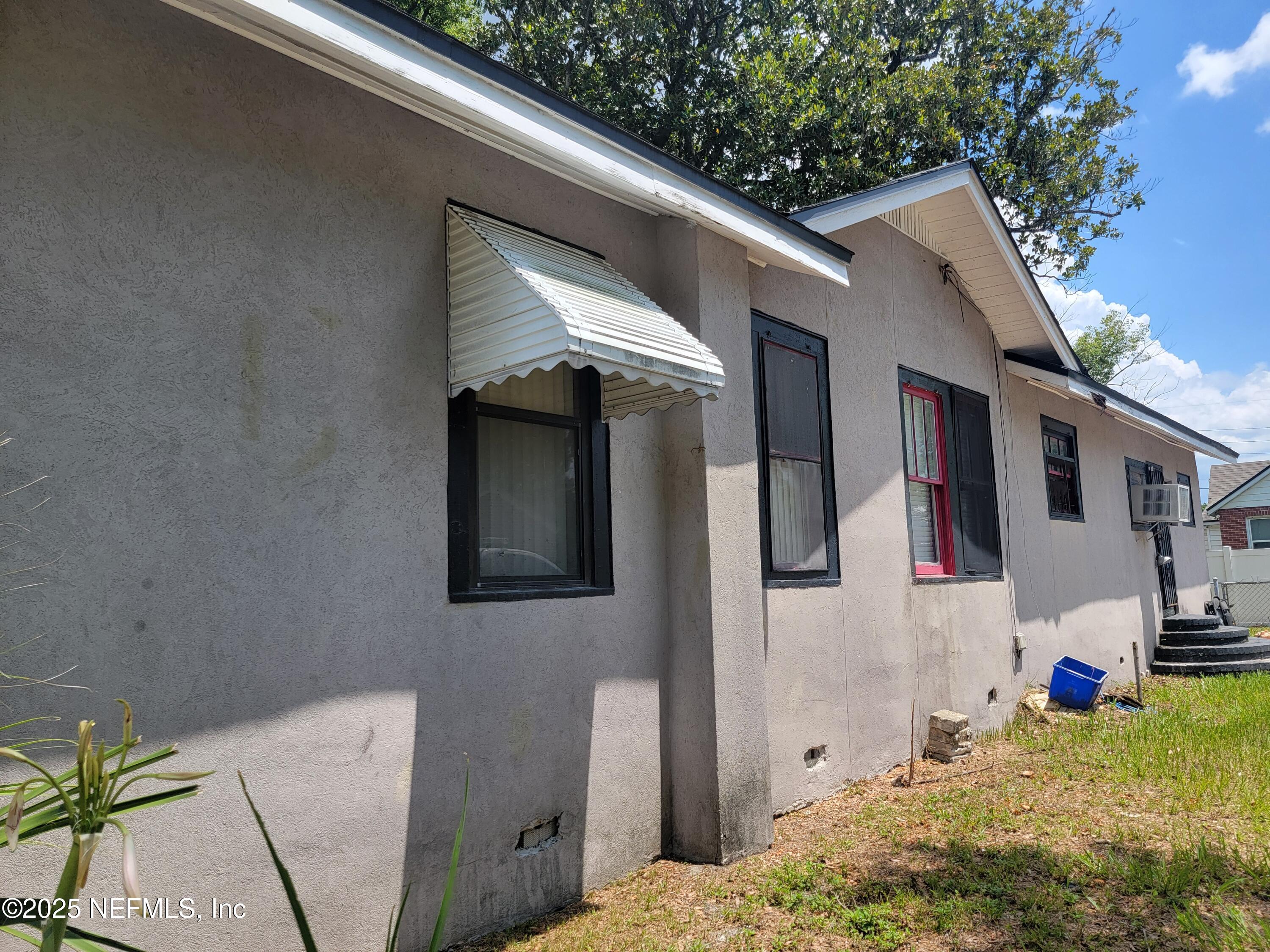 225 W 61ST Street