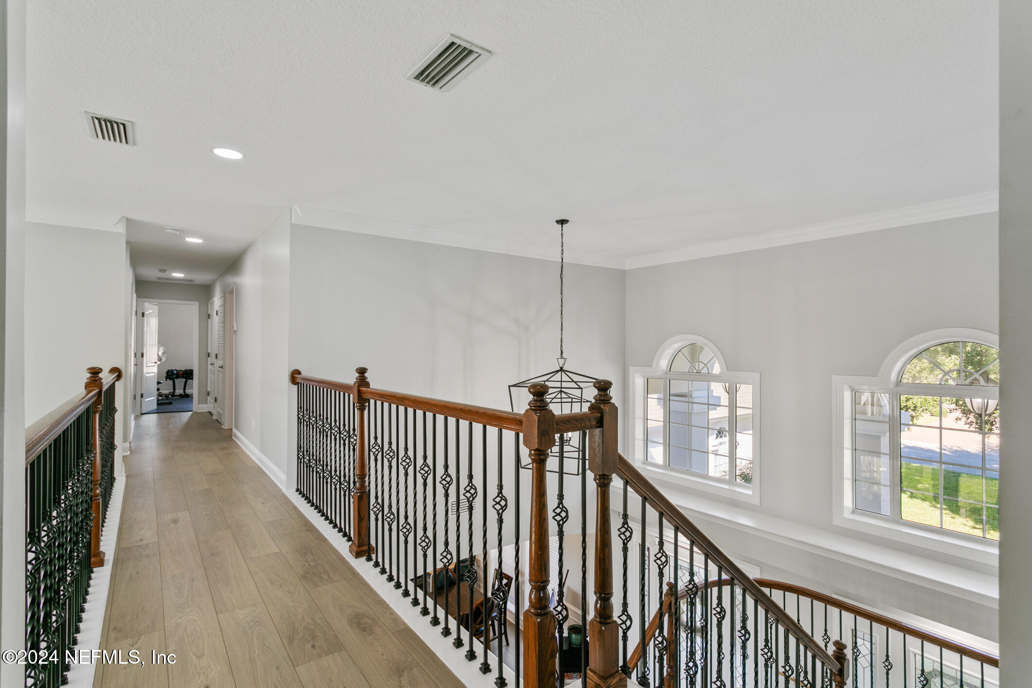 735 E DORCHESTER Drive