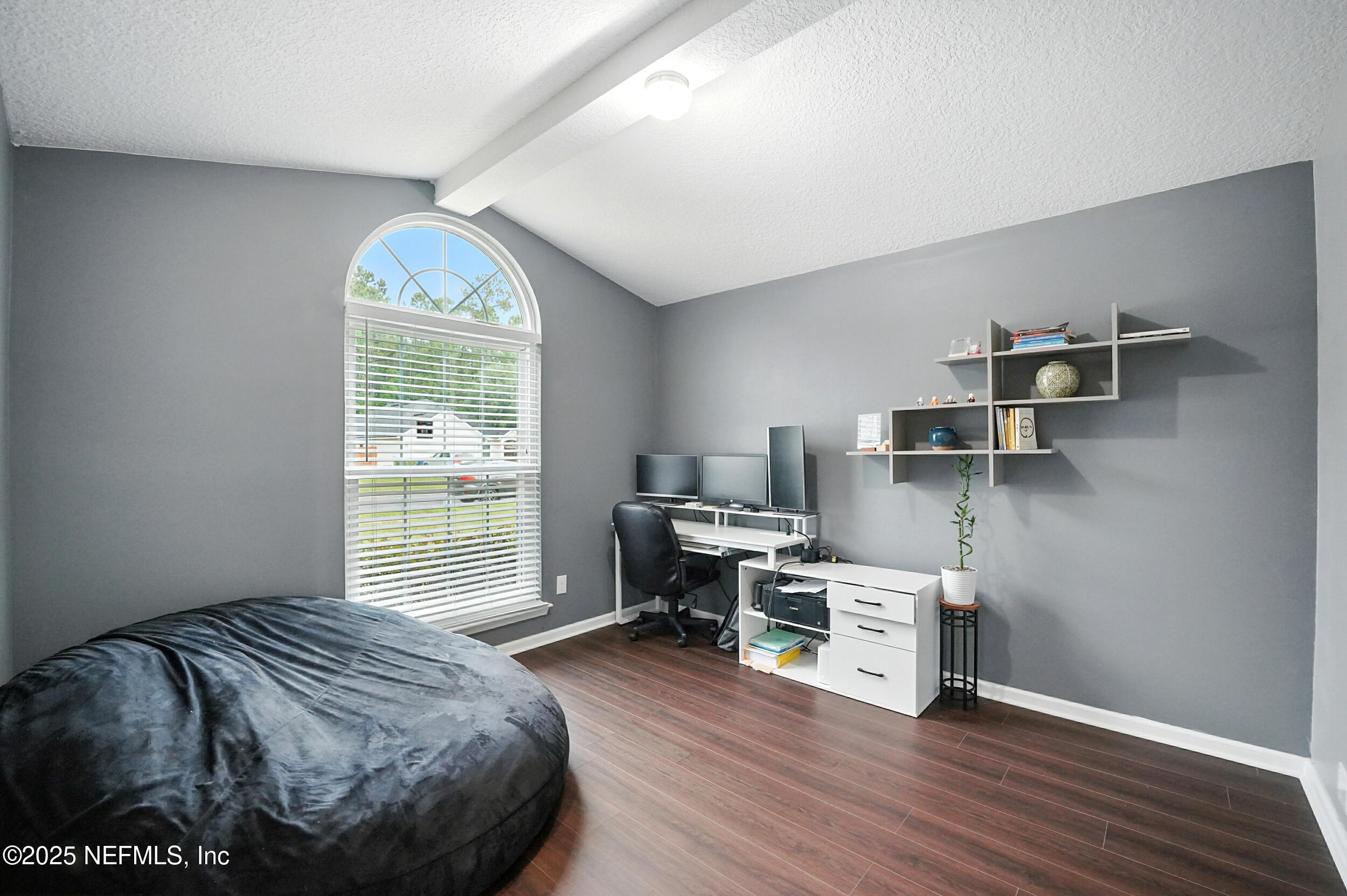 832 HERITAGE LAKES Drive