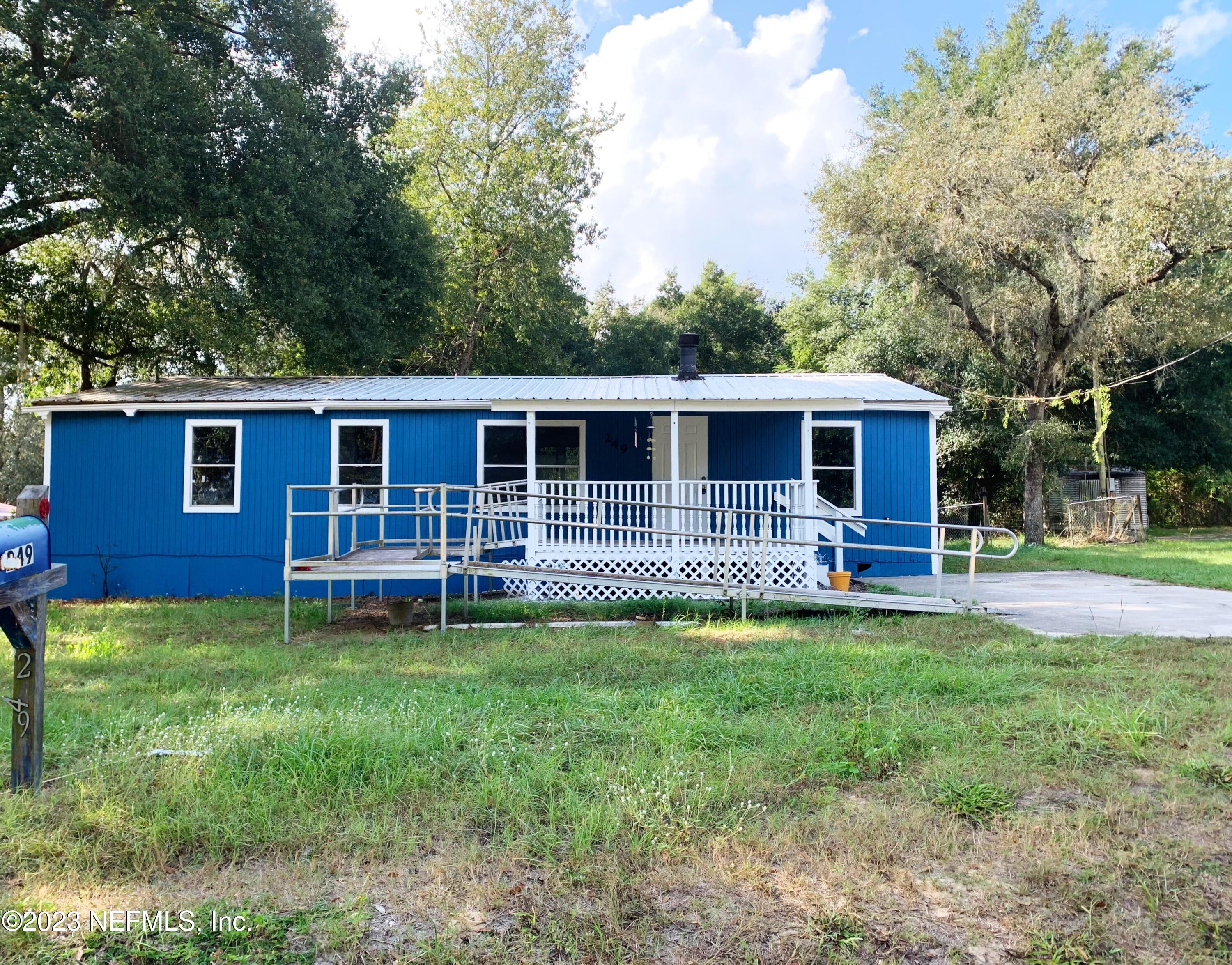 Hawthorne, FL home for sale located at 249 Bay Street, Hawthorne, FL 32640