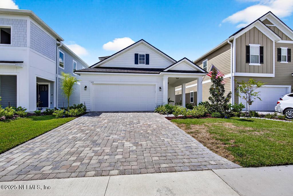 542 SILVER LANDING Drive