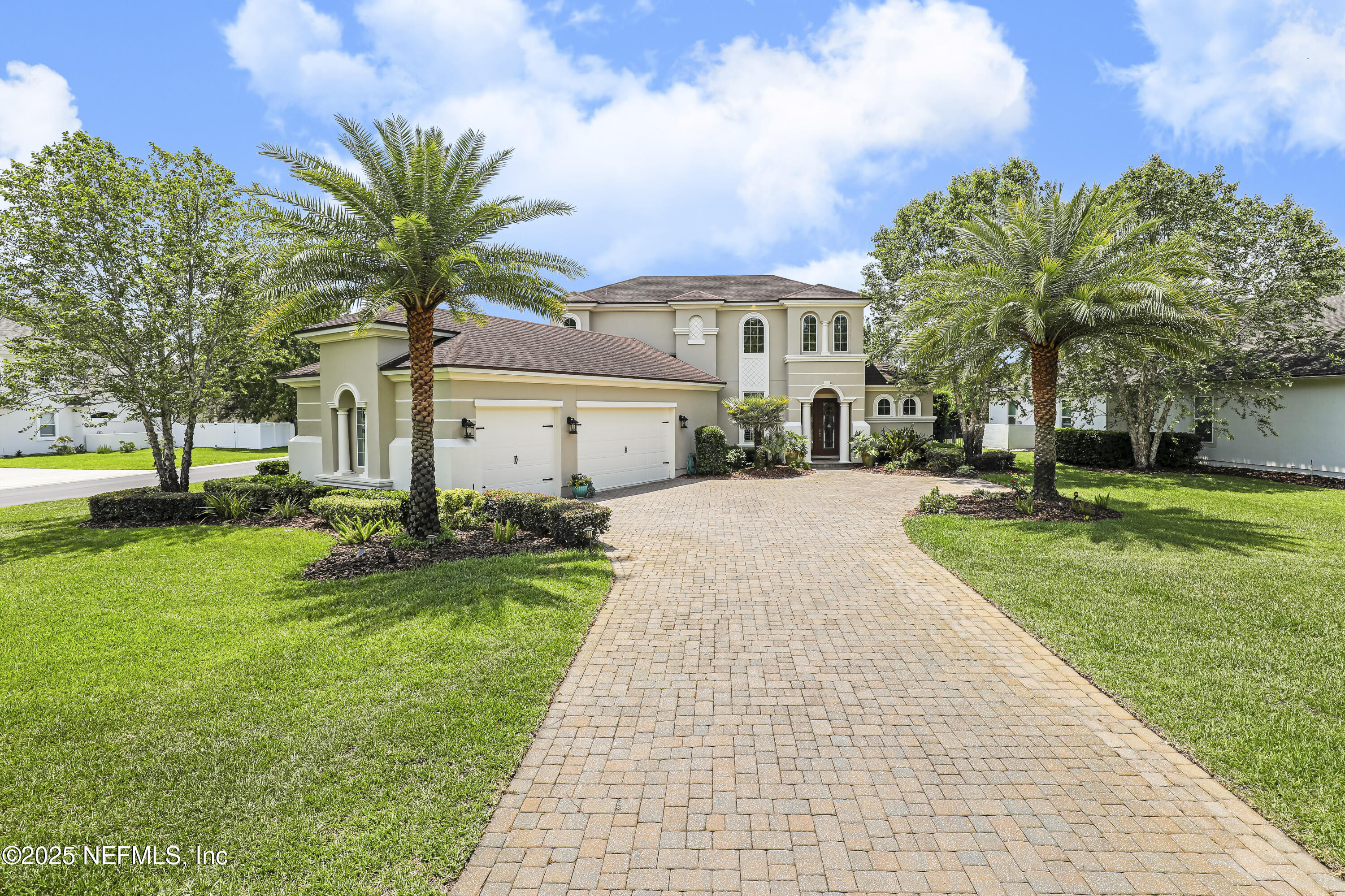 729 E DORCHESTER Drive