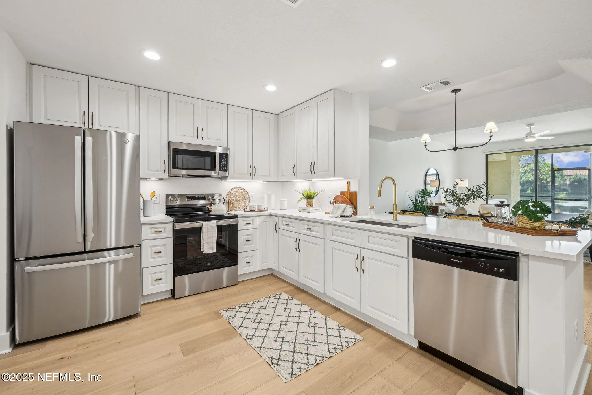 Jacksonville, Florida 32217, United States, 3 Bedrooms Bedrooms, ,2 BathroomsBathrooms,Residential,Active,198811