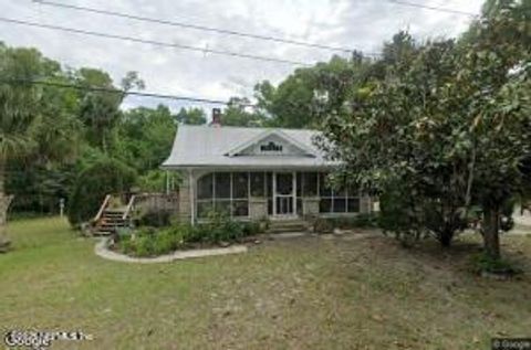 A home in Pomona Park