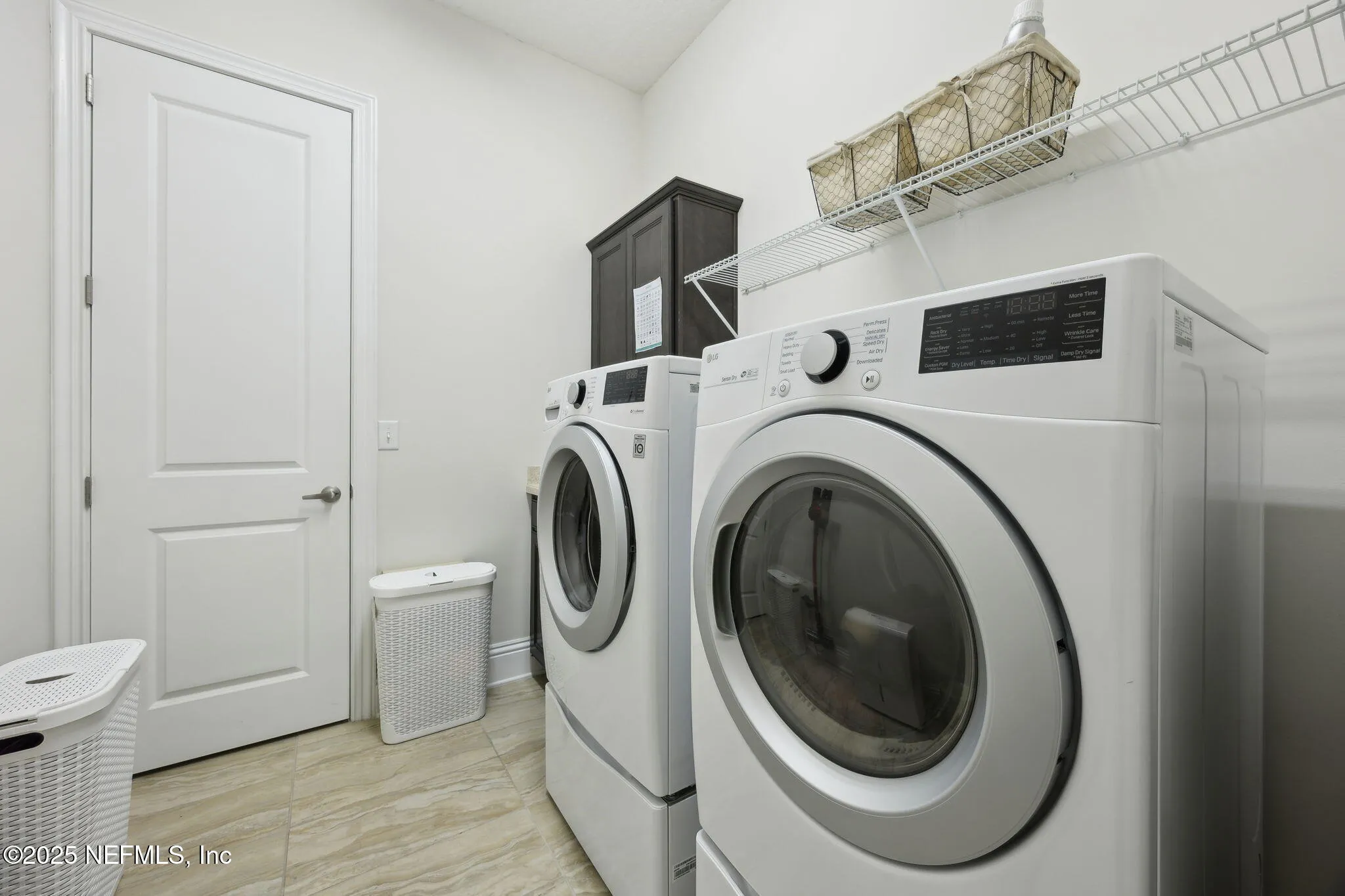 Fernandina Beach, Florida 32034, United States, 3 Bedrooms Bedrooms, ,4 BathroomsBathrooms,Residential,Active,235113