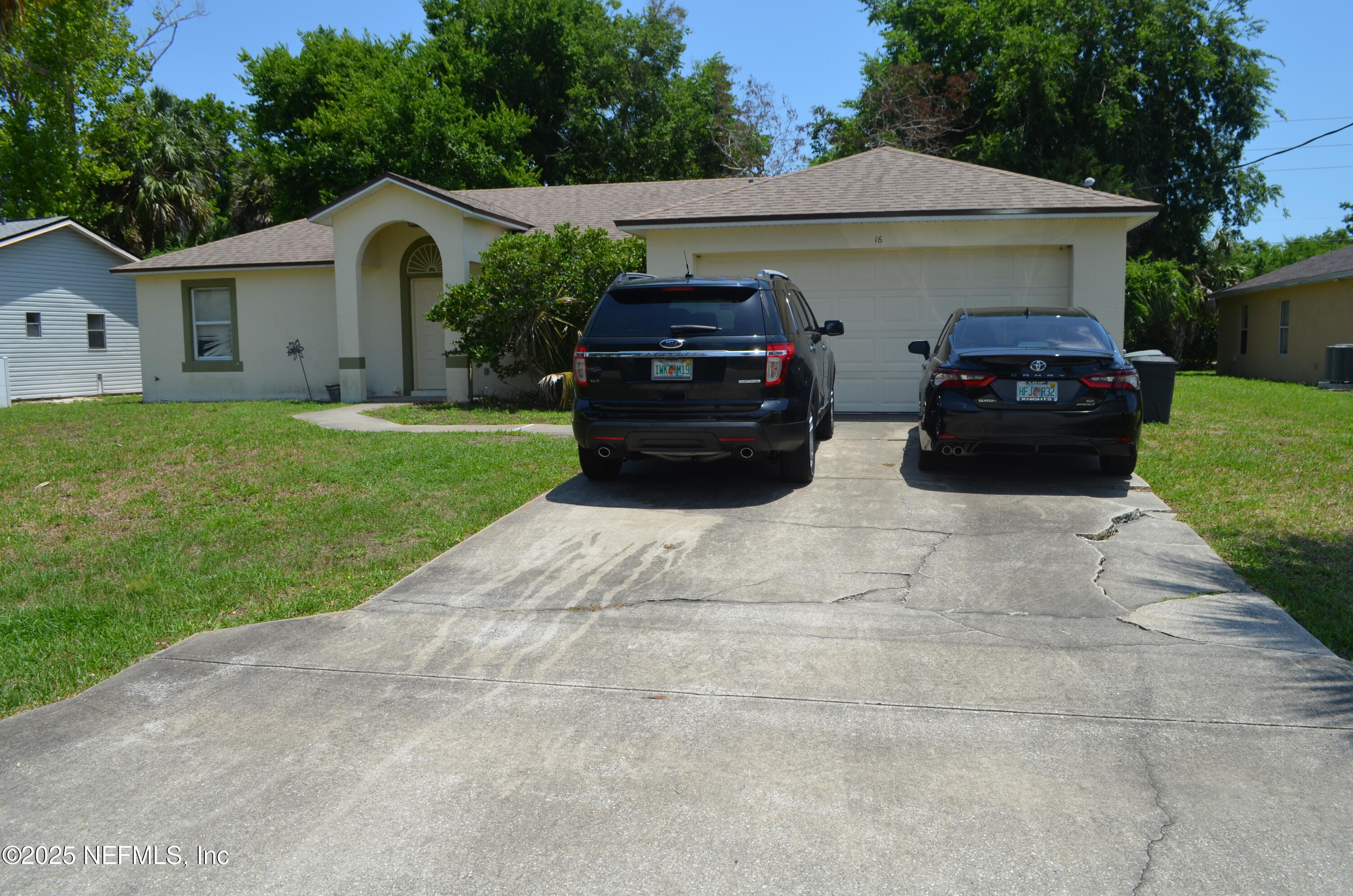 16 CORAL REEF Court N