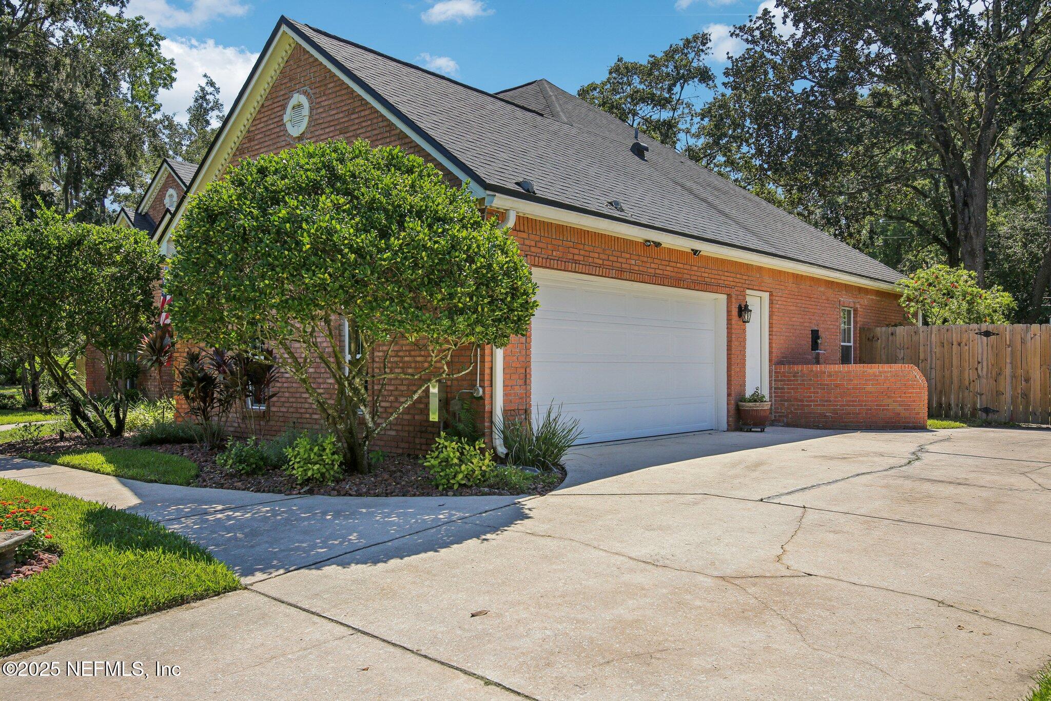 1747 SOUTHPOINT Cove