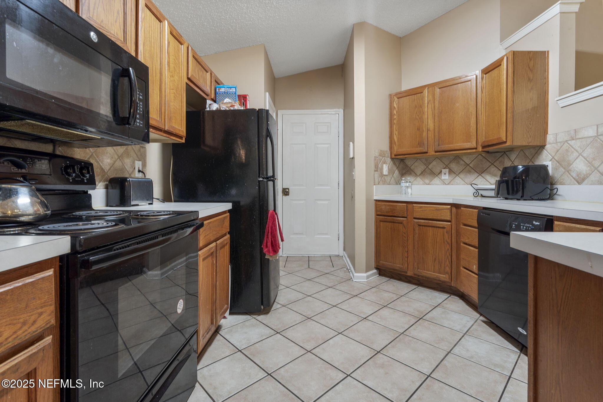 1931 HUNTERS TRACE Circle