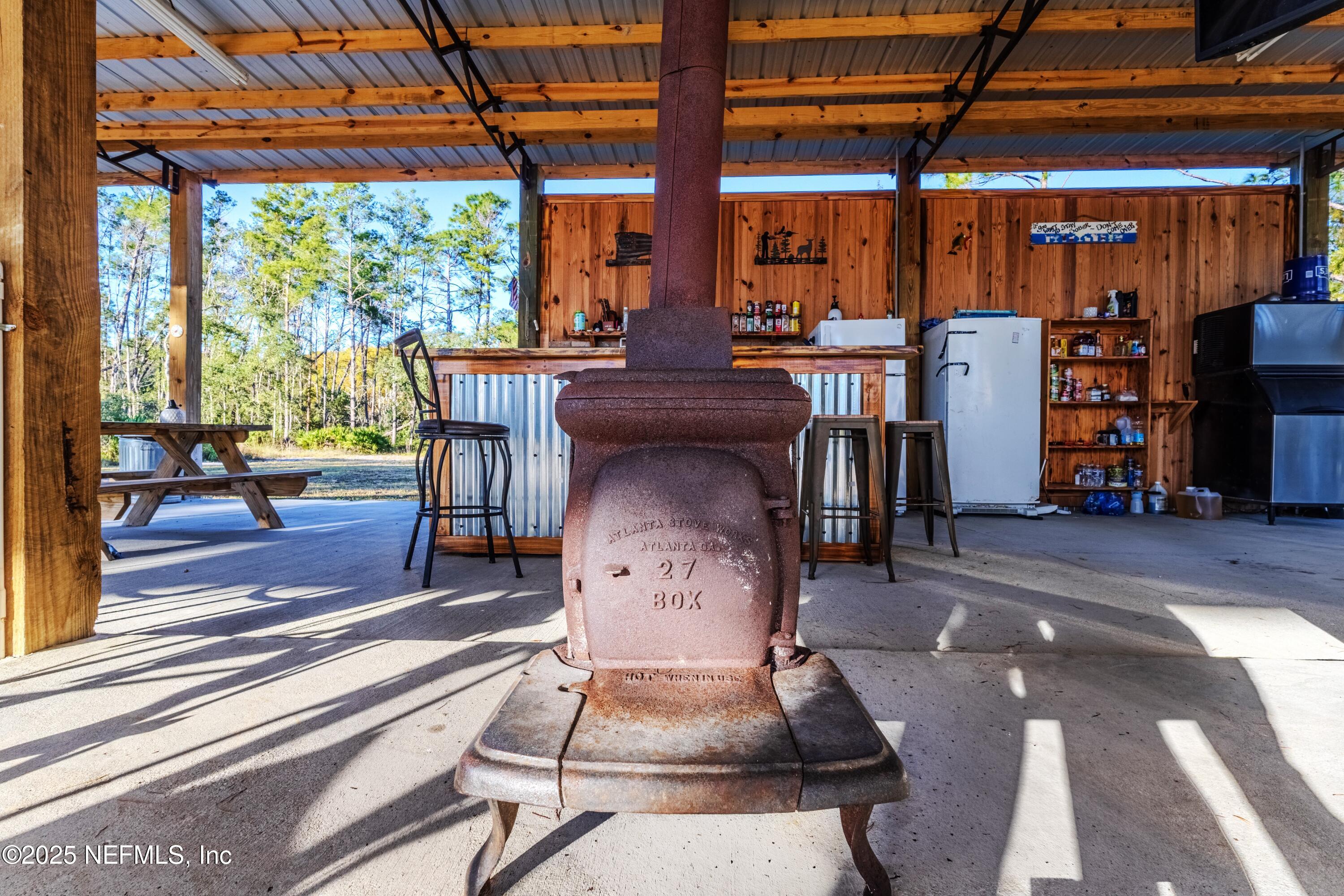 1313 OAK POND Circle