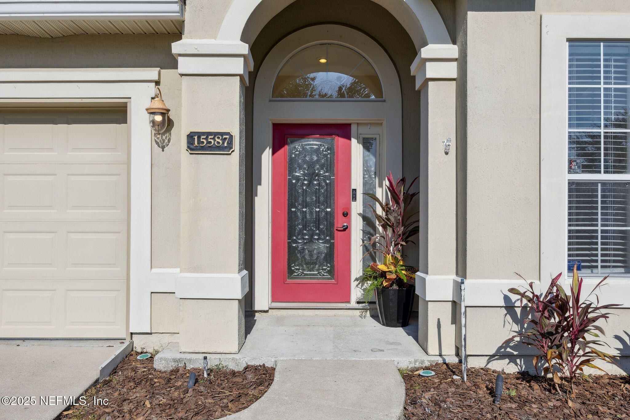 15587 LEXINGTON PARK Boulevard