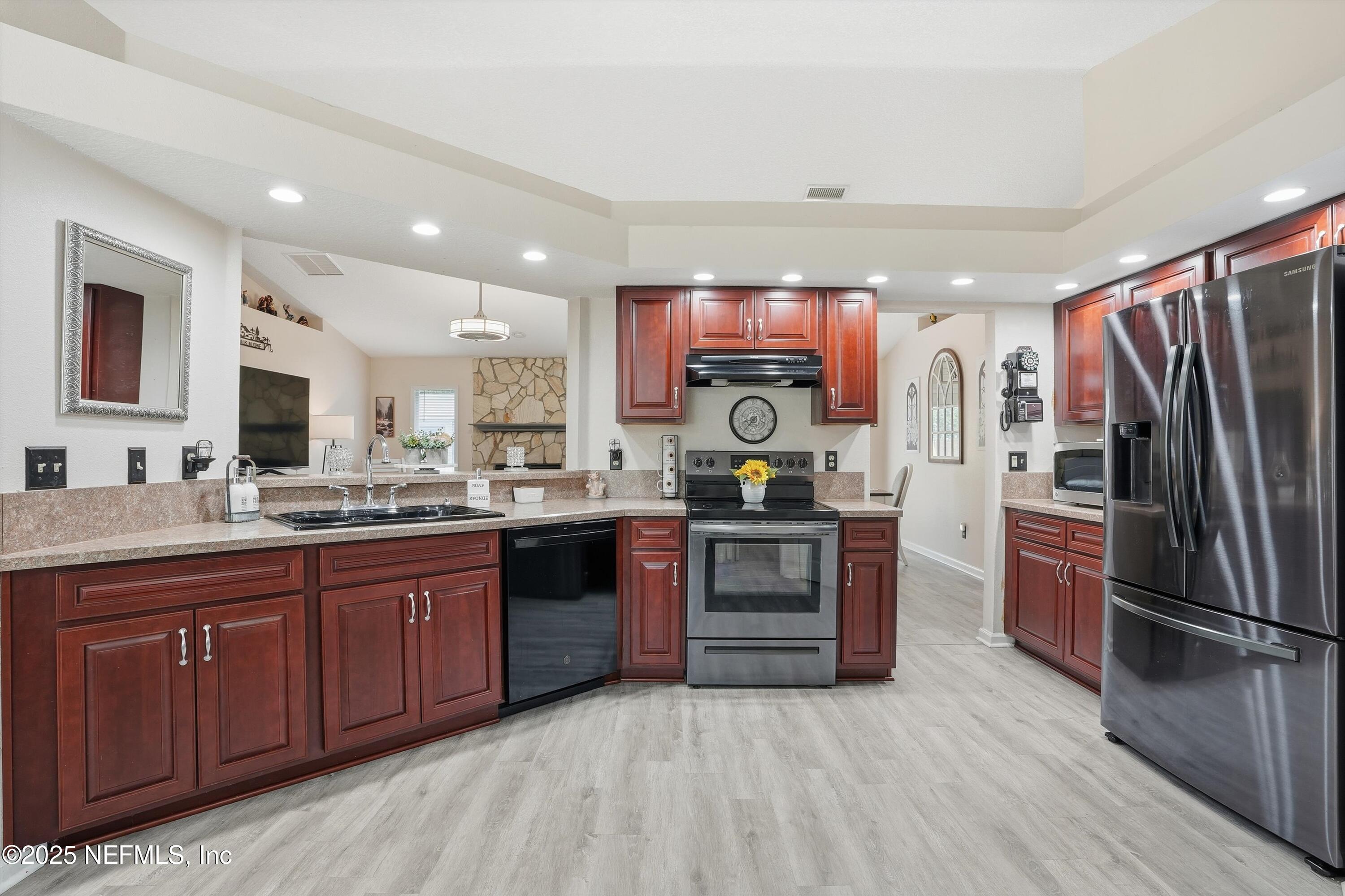 8813 FIELDSIDE Drive S