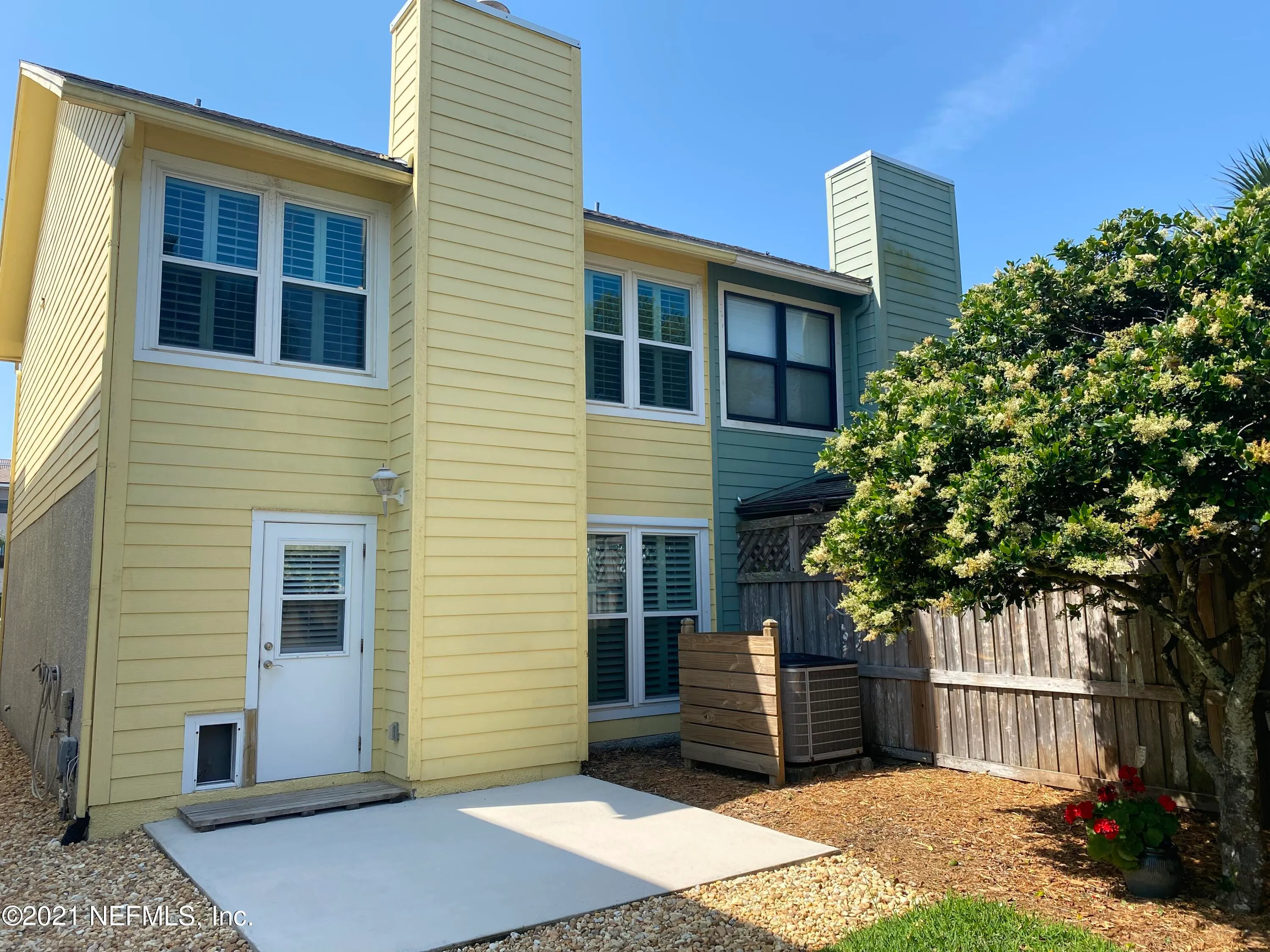 Jacksonville Beach, Florida 32250, United States, 2 Bedrooms Bedrooms, ,2 BathroomsBathrooms,Residential,Pending,32517