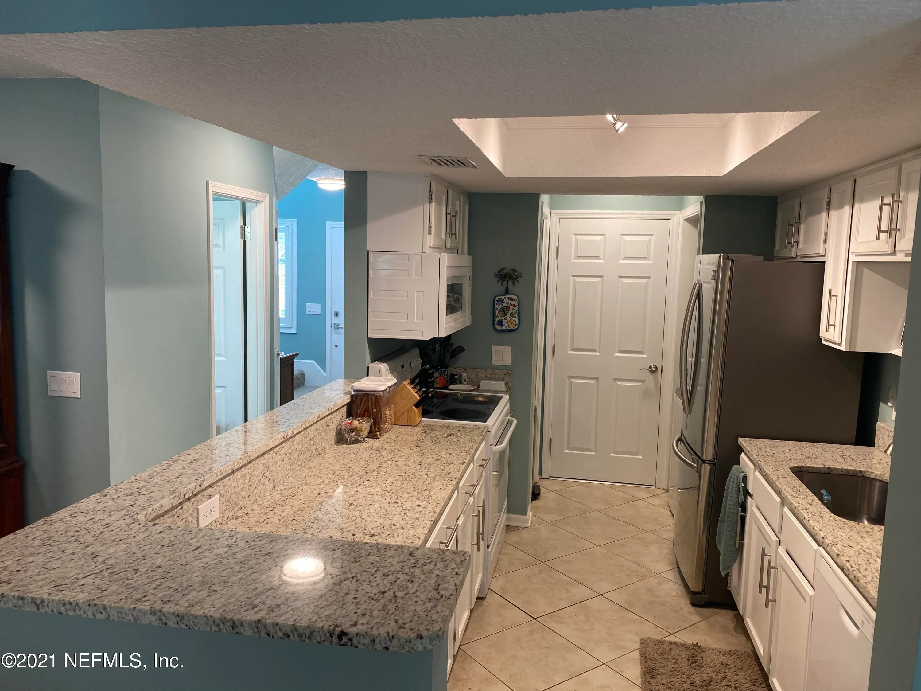 Jacksonville Beach, Florida 32250, United States, 2 Bedrooms Bedrooms, ,2 BathroomsBathrooms,Residential,Pending,32517