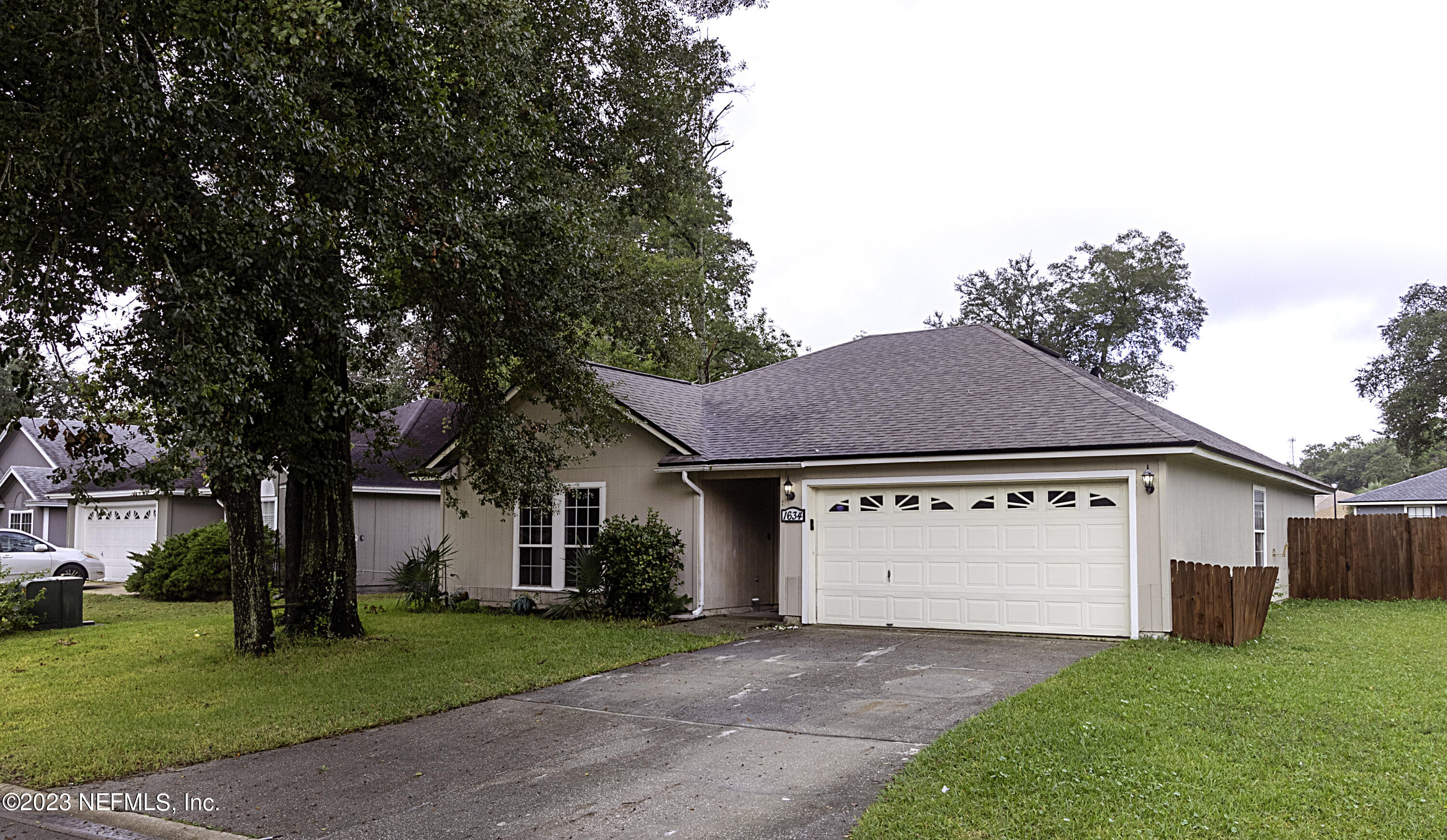 Jacksonville, FL home for sale located at 1634 Spring Oaks Lane, Jacksonville, FL 32221