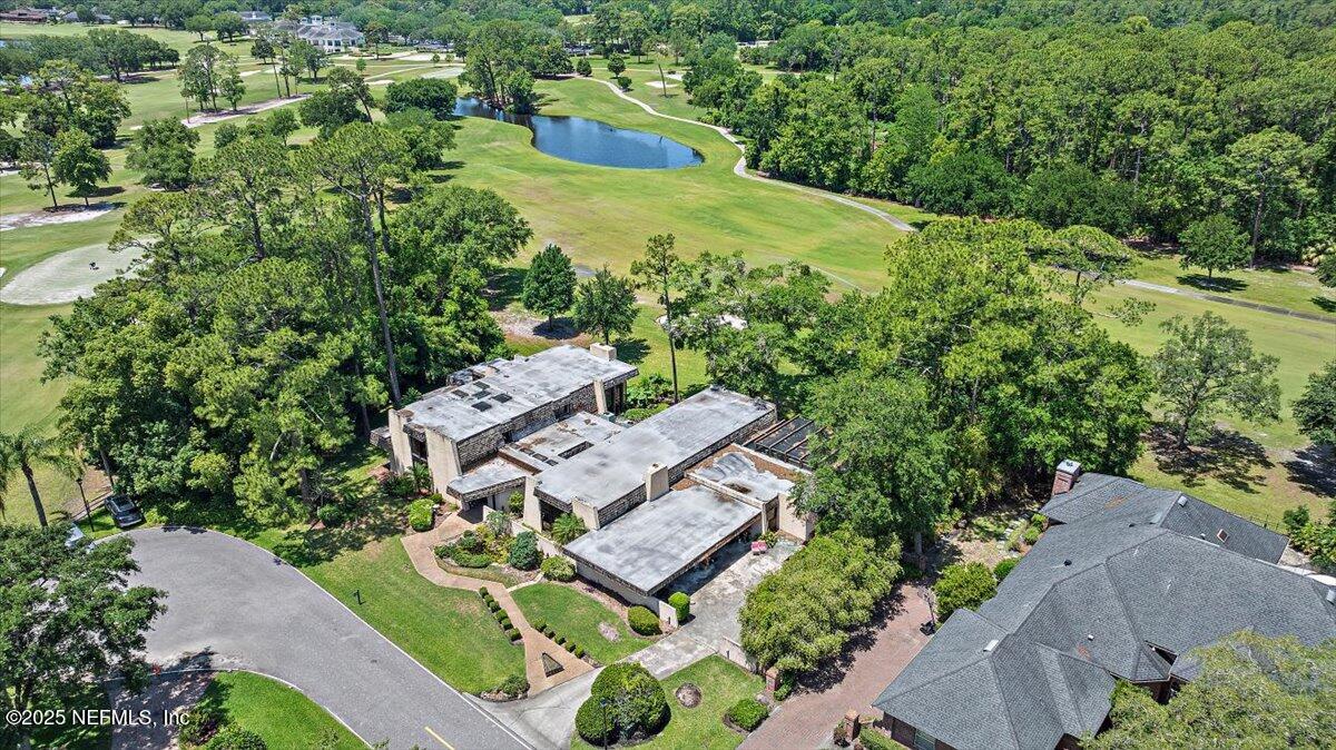 7868 WOODSDALE Lane