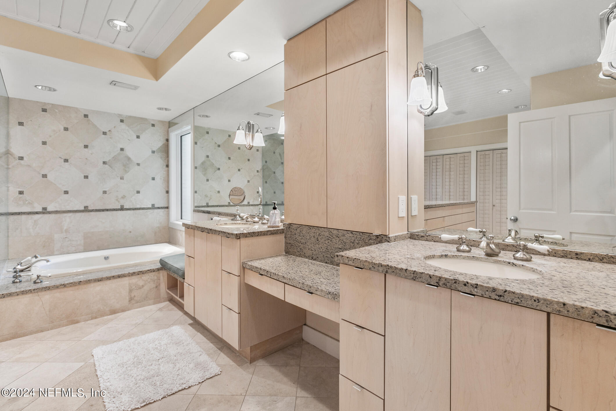 Jacksonville, Florida 32207, United States, 5 Bedrooms Bedrooms, ,6 BathroomsBathrooms,Residential,Pending,27159