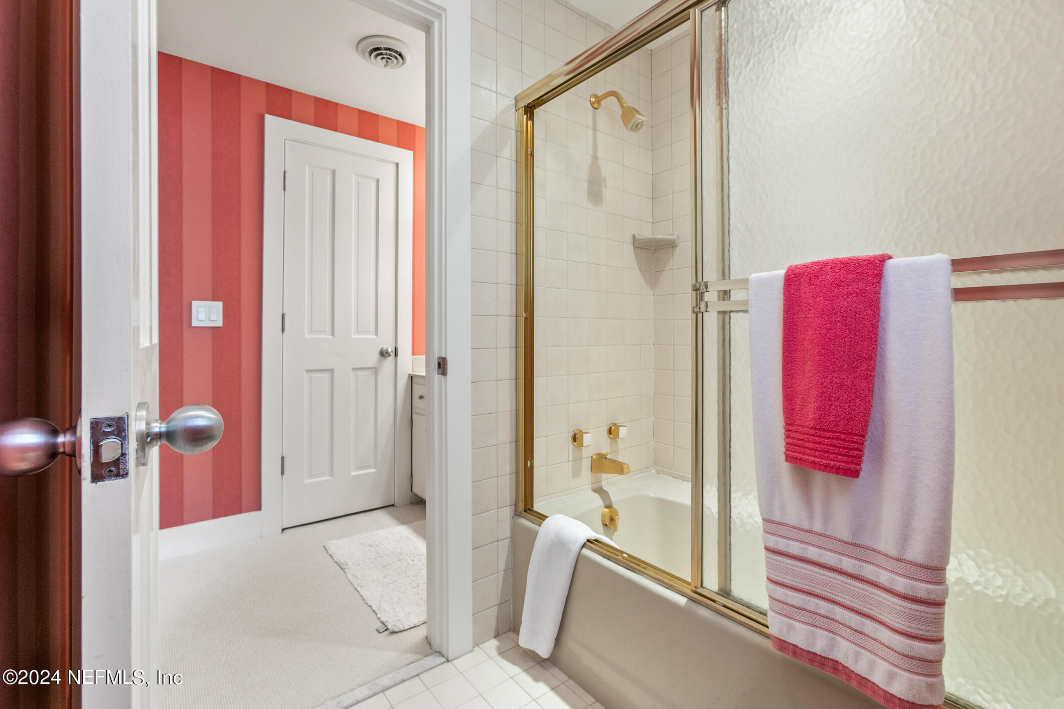 Jacksonville, Florida 32207, United States, 5 Bedrooms Bedrooms, ,6 BathroomsBathrooms,Residential,Pending,27159