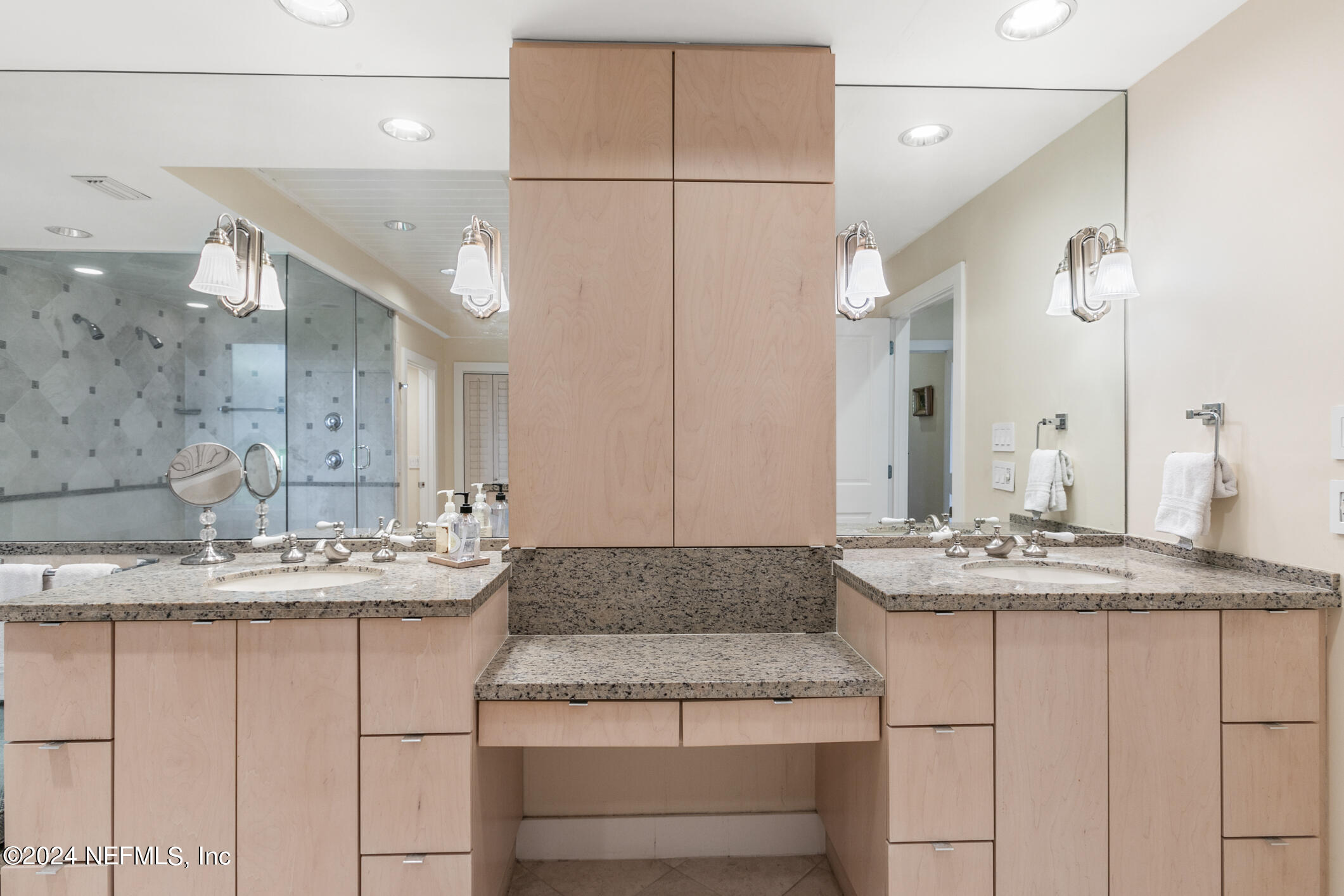 Jacksonville, Florida 32207, United States, 5 Bedrooms Bedrooms, ,6 BathroomsBathrooms,Residential,Pending,27159