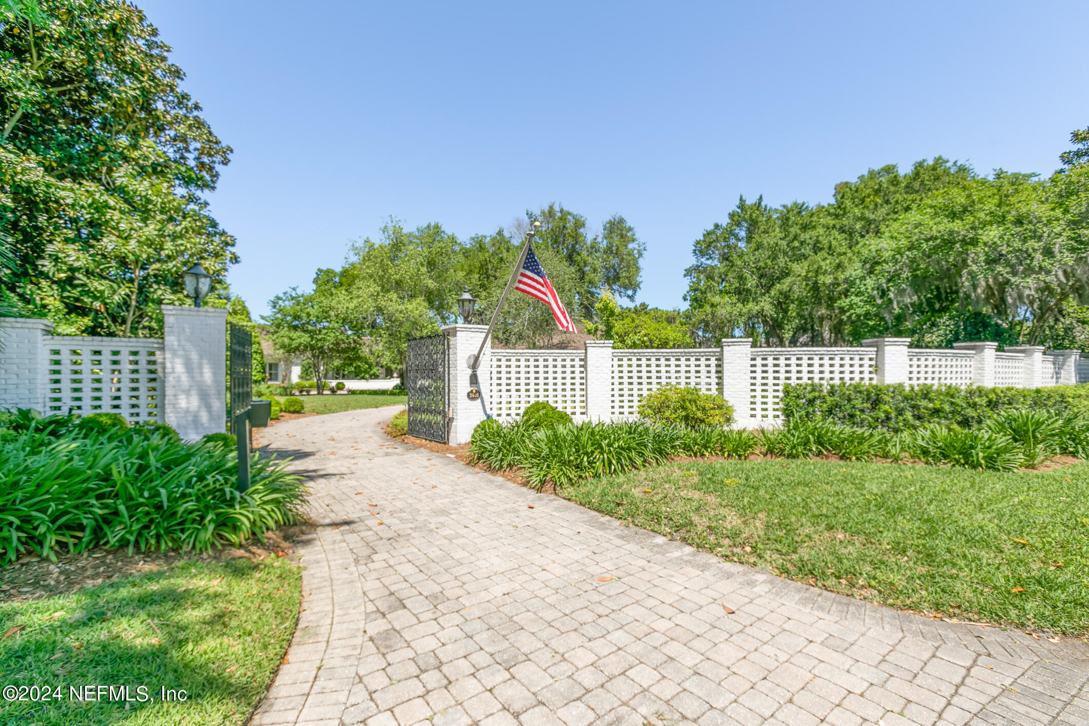 Jacksonville, Florida 32207, United States, 5 Bedrooms Bedrooms, ,6 BathroomsBathrooms,Residential,Pending,27159