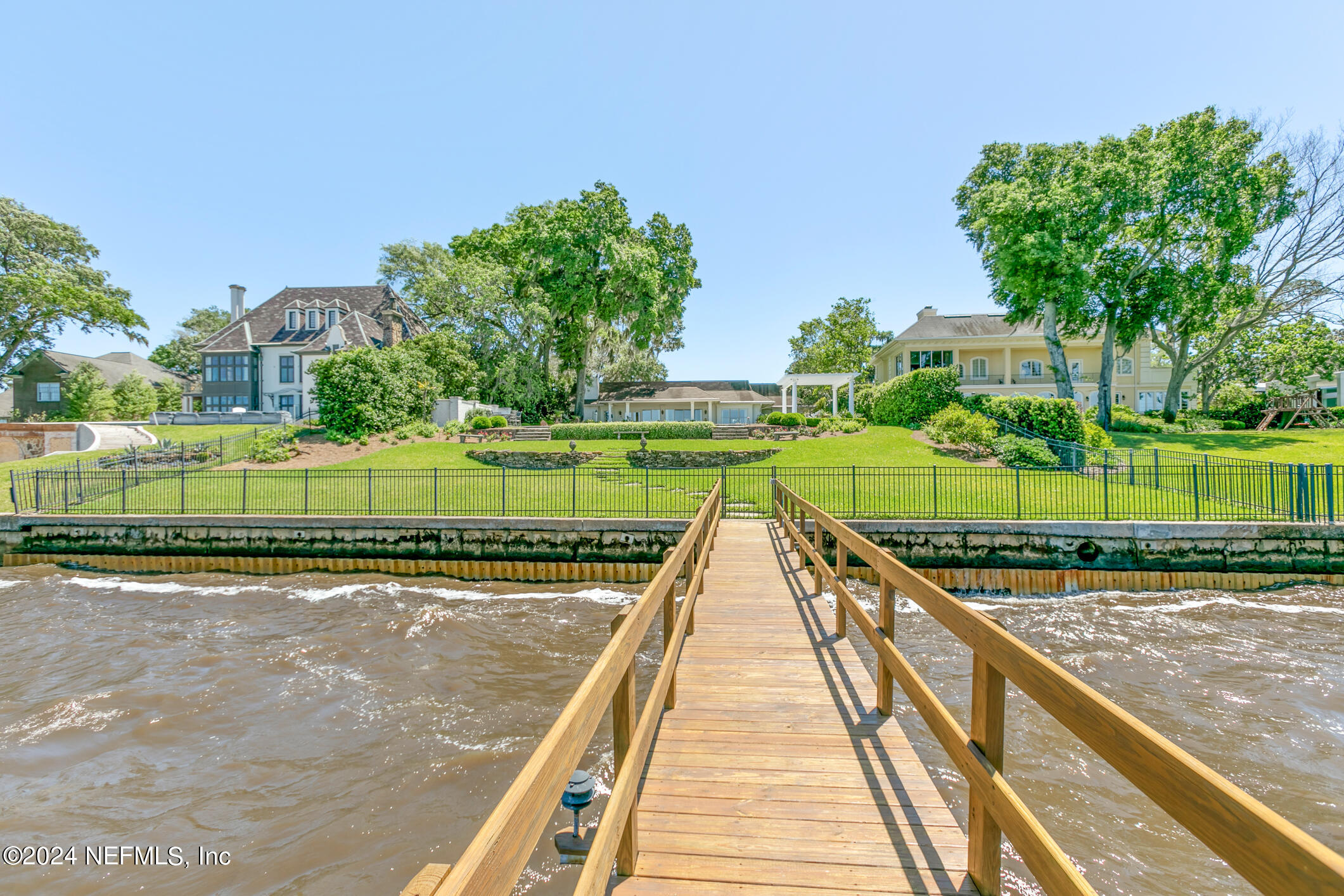 Jacksonville, Florida 32207, United States, 5 Bedrooms Bedrooms, ,6 BathroomsBathrooms,Residential,Pending,27159