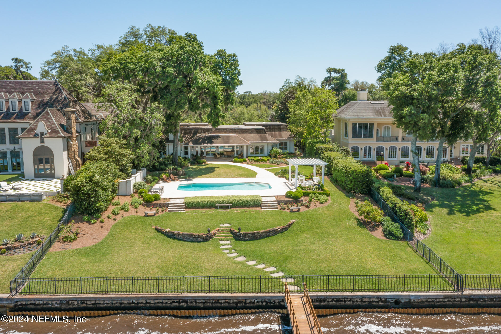 Jacksonville, Florida 32207, United States, 5 Bedrooms Bedrooms, ,6 BathroomsBathrooms,Residential,Pending,27159