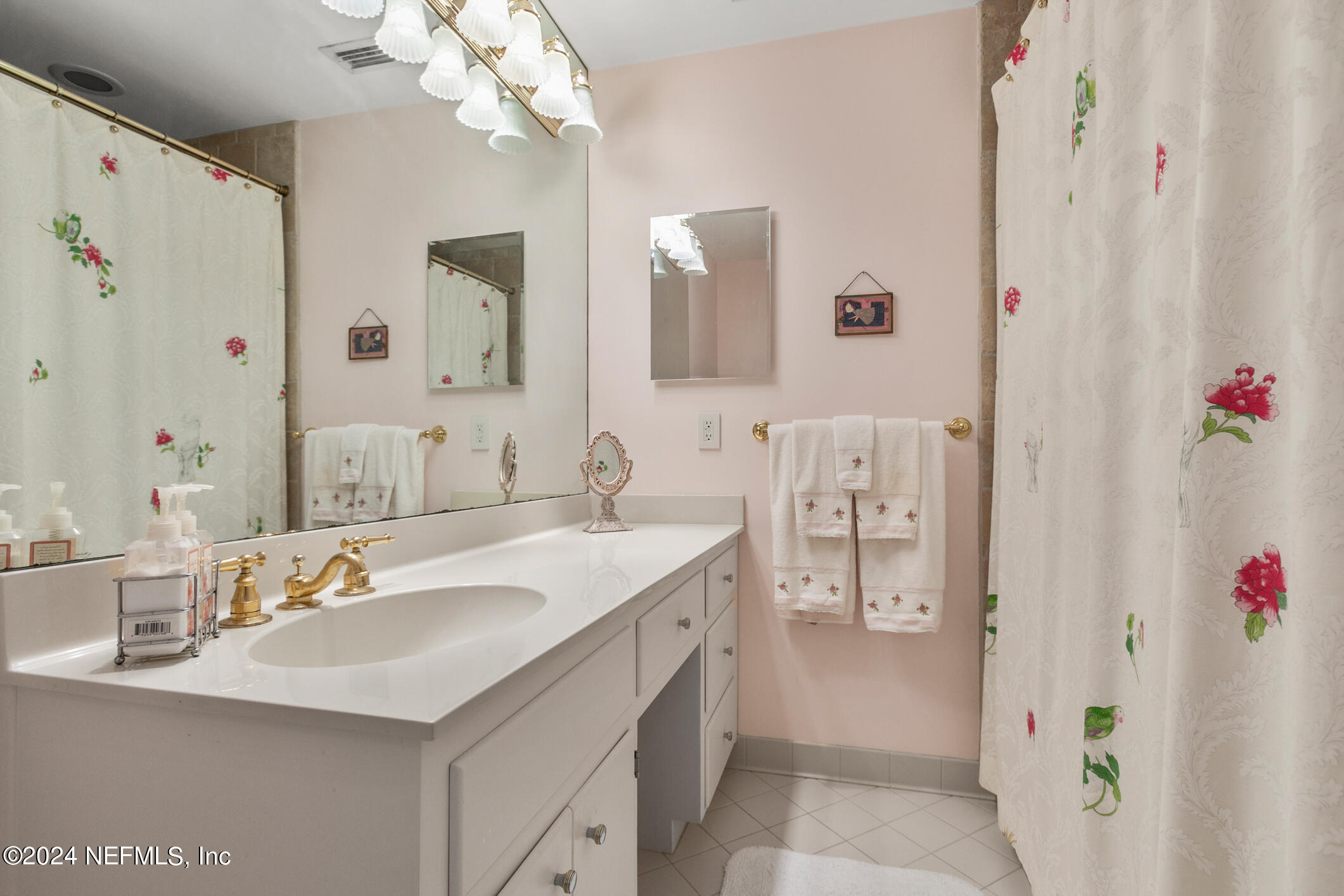 Jacksonville, Florida 32207, United States, 5 Bedrooms Bedrooms, ,6 BathroomsBathrooms,Residential,Pending,27159