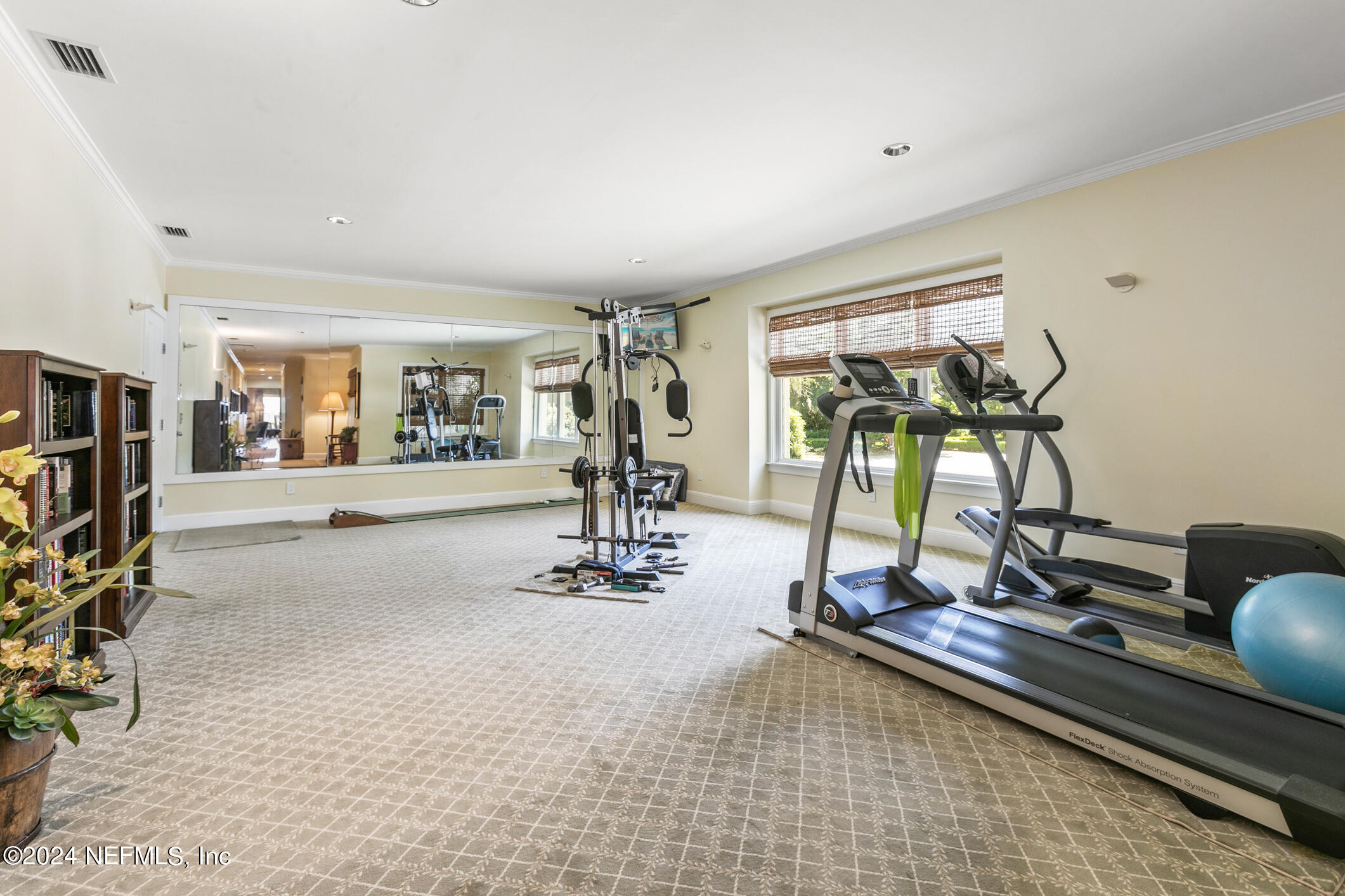 Jacksonville, Florida 32207, United States, 5 Bedrooms Bedrooms, ,6 BathroomsBathrooms,Residential,Pending,27159