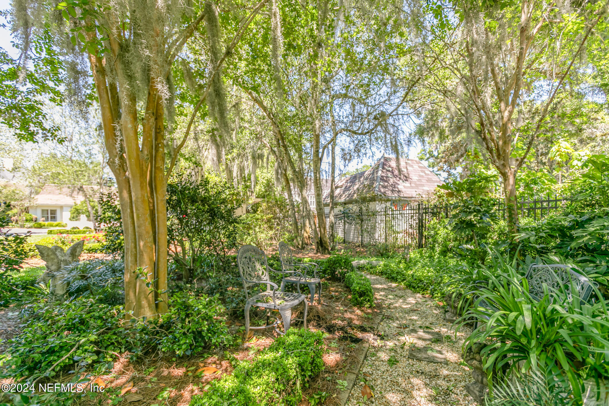 Jacksonville, Florida 32207, United States, 5 Bedrooms Bedrooms, ,6 BathroomsBathrooms,Residential,Pending,27159