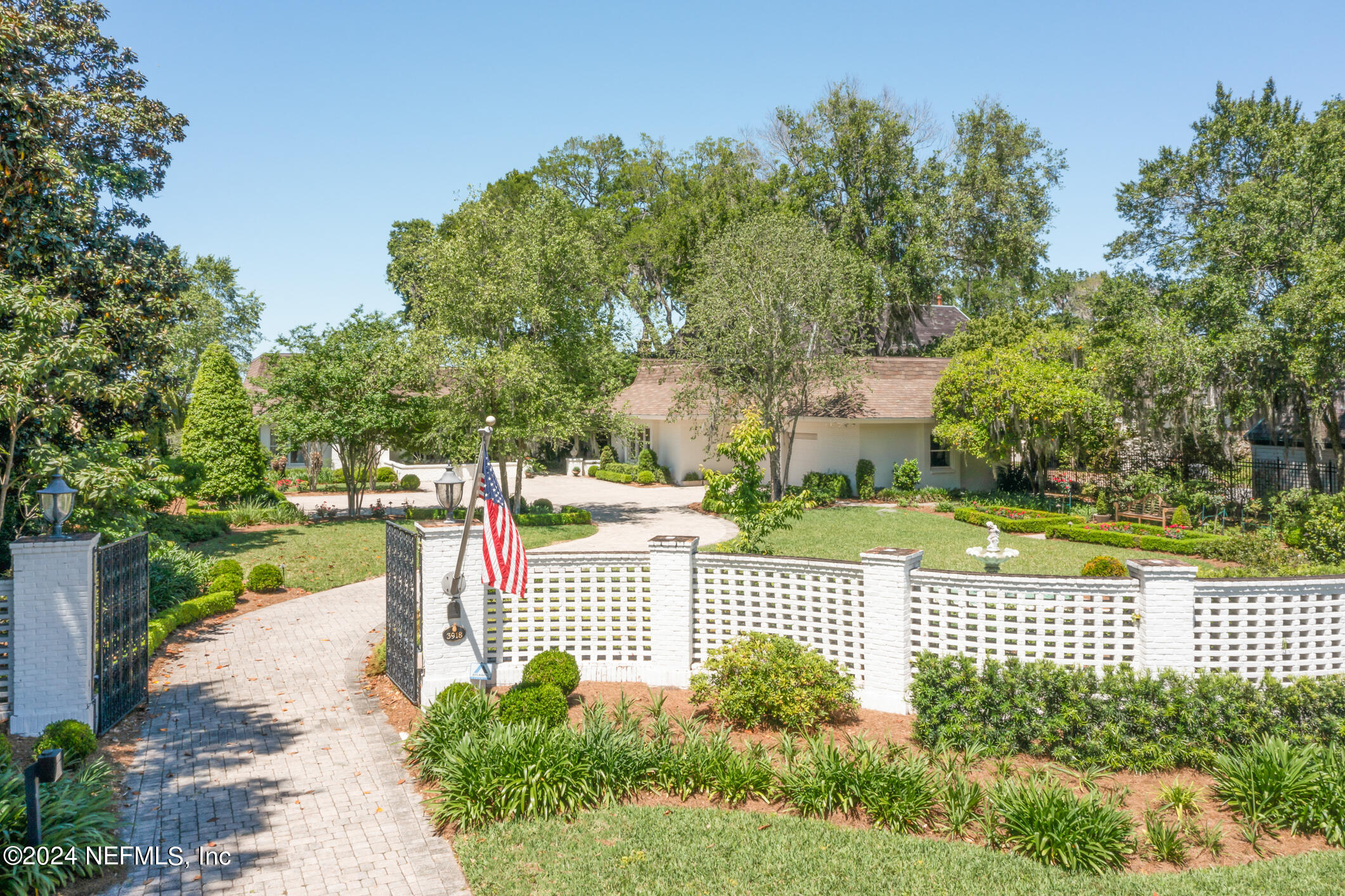 Jacksonville, Florida 32207, United States, 5 Bedrooms Bedrooms, ,6 BathroomsBathrooms,Residential,Pending,27159