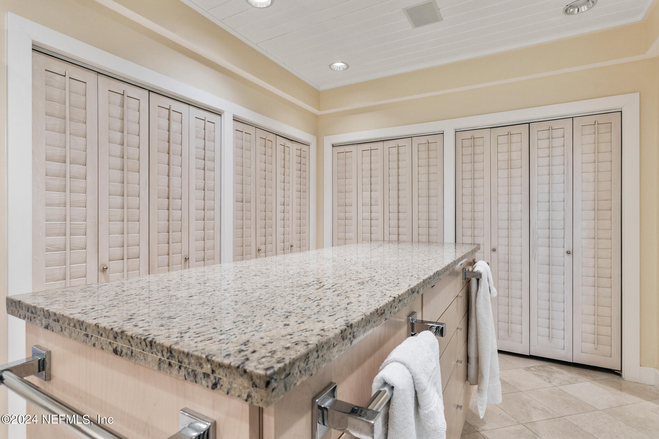 Jacksonville, Florida 32207, United States, 5 Bedrooms Bedrooms, ,6 BathroomsBathrooms,Residential,Pending,27159