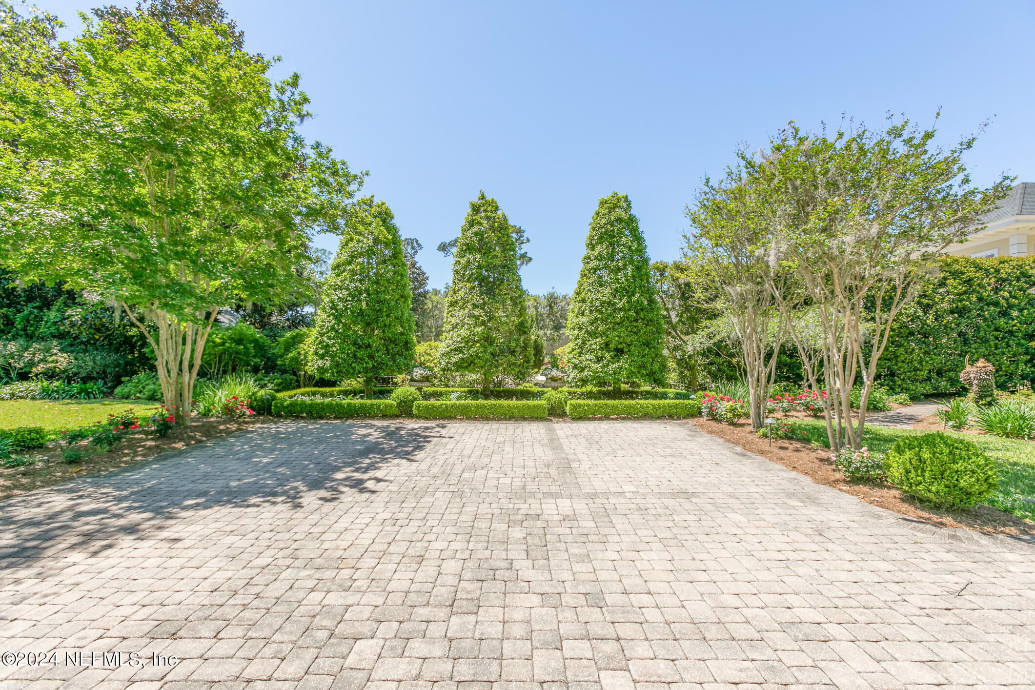 Jacksonville, Florida 32207, United States, 5 Bedrooms Bedrooms, ,6 BathroomsBathrooms,Residential,Pending,27159