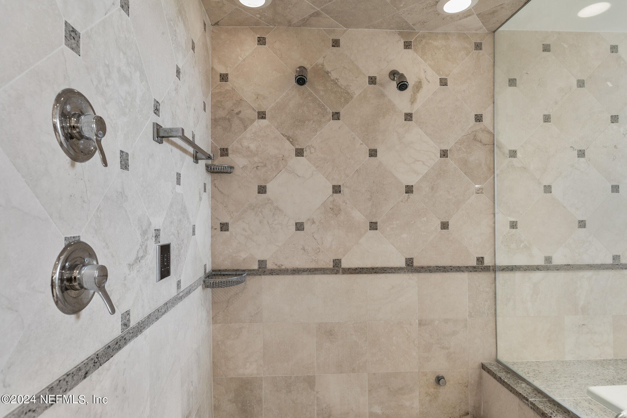 Jacksonville, Florida 32207, United States, 5 Bedrooms Bedrooms, ,6 BathroomsBathrooms,Residential,Pending,27159